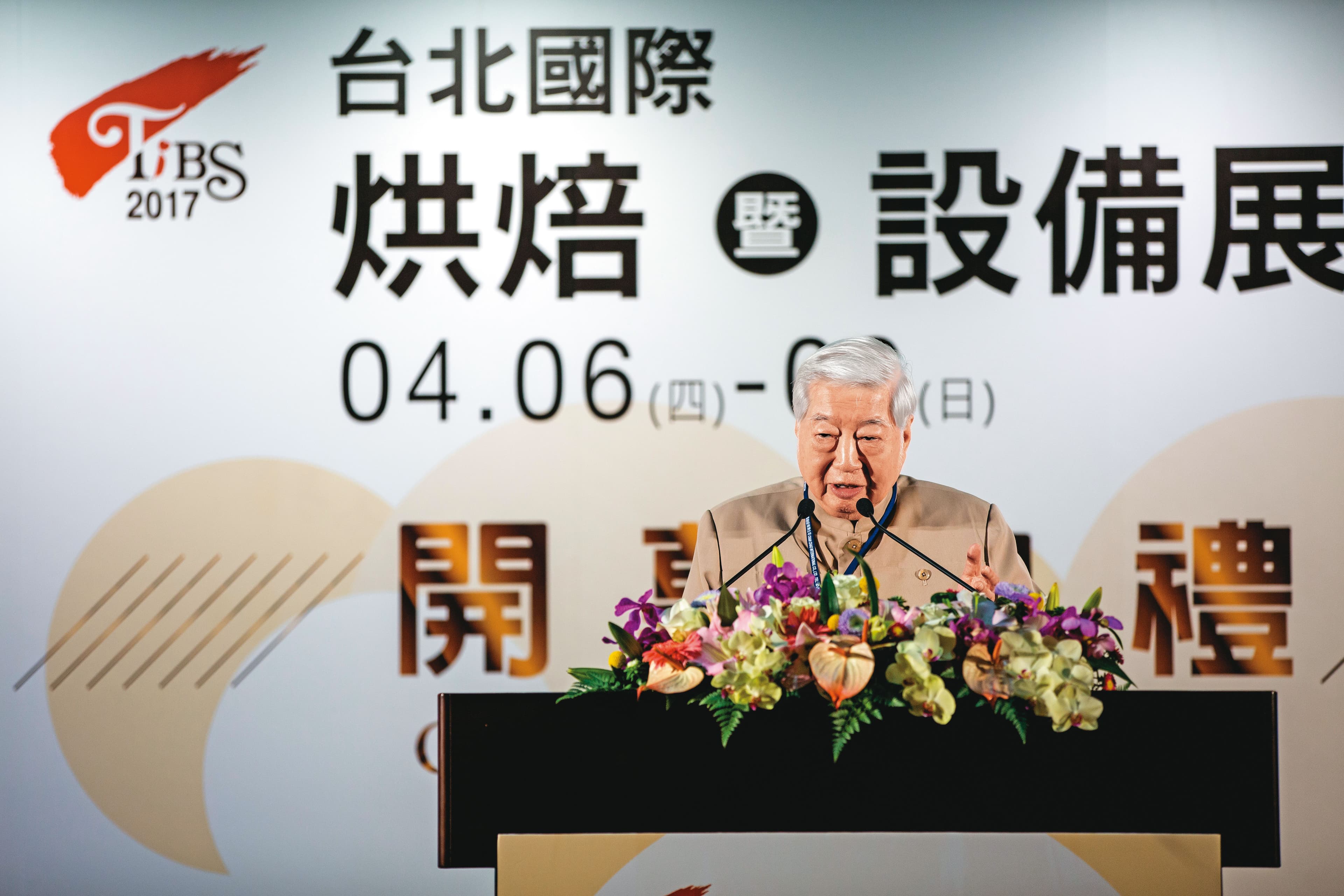 在陳飛龍帶領下，南僑除了推出洗劑產品，也發展烘焙油脂、冷凍麵團、冰品等事業。