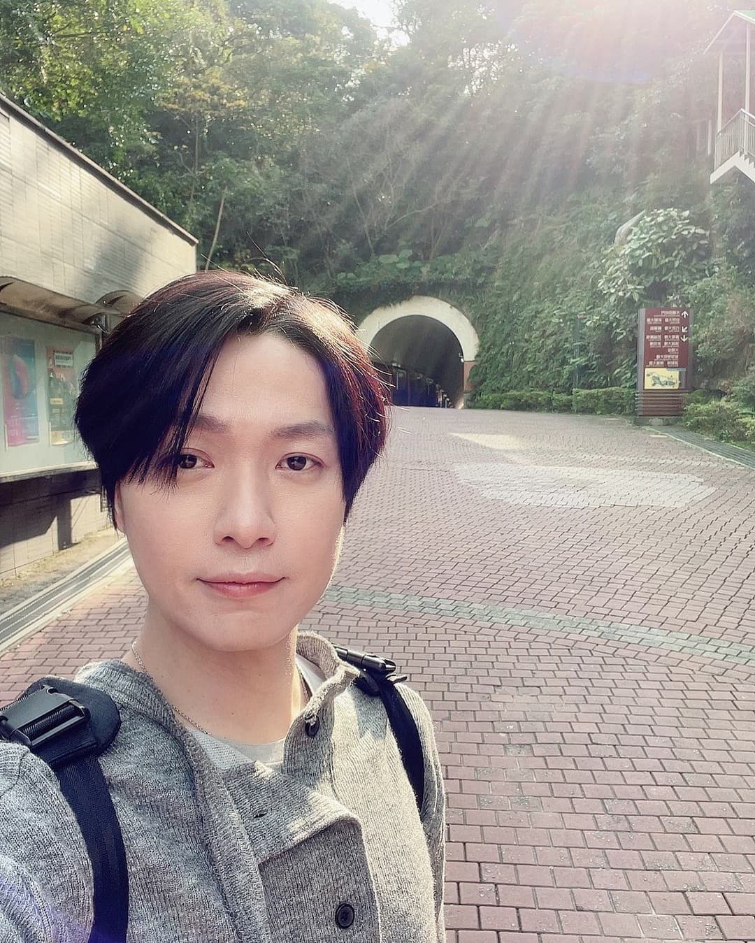 黃少谷為養家只能去當上班族。（翻攝黃少谷臉書）