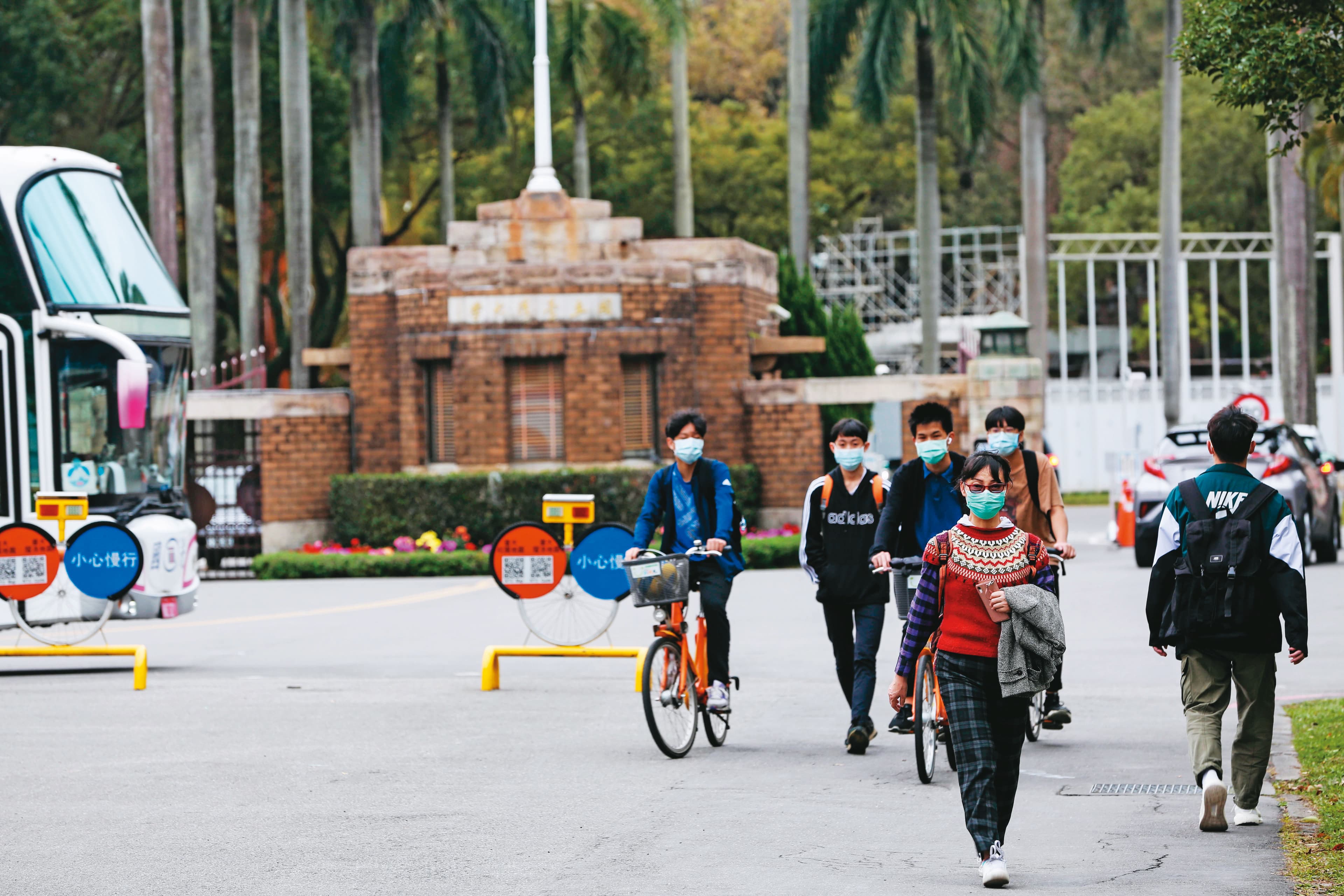 林秉樞以政大博士生身分到其他大學旁聽，一副上進的模樣，擄獲不少女學生的芳心，未料他竟是家暴女友的累犯。圖為示意畫面。