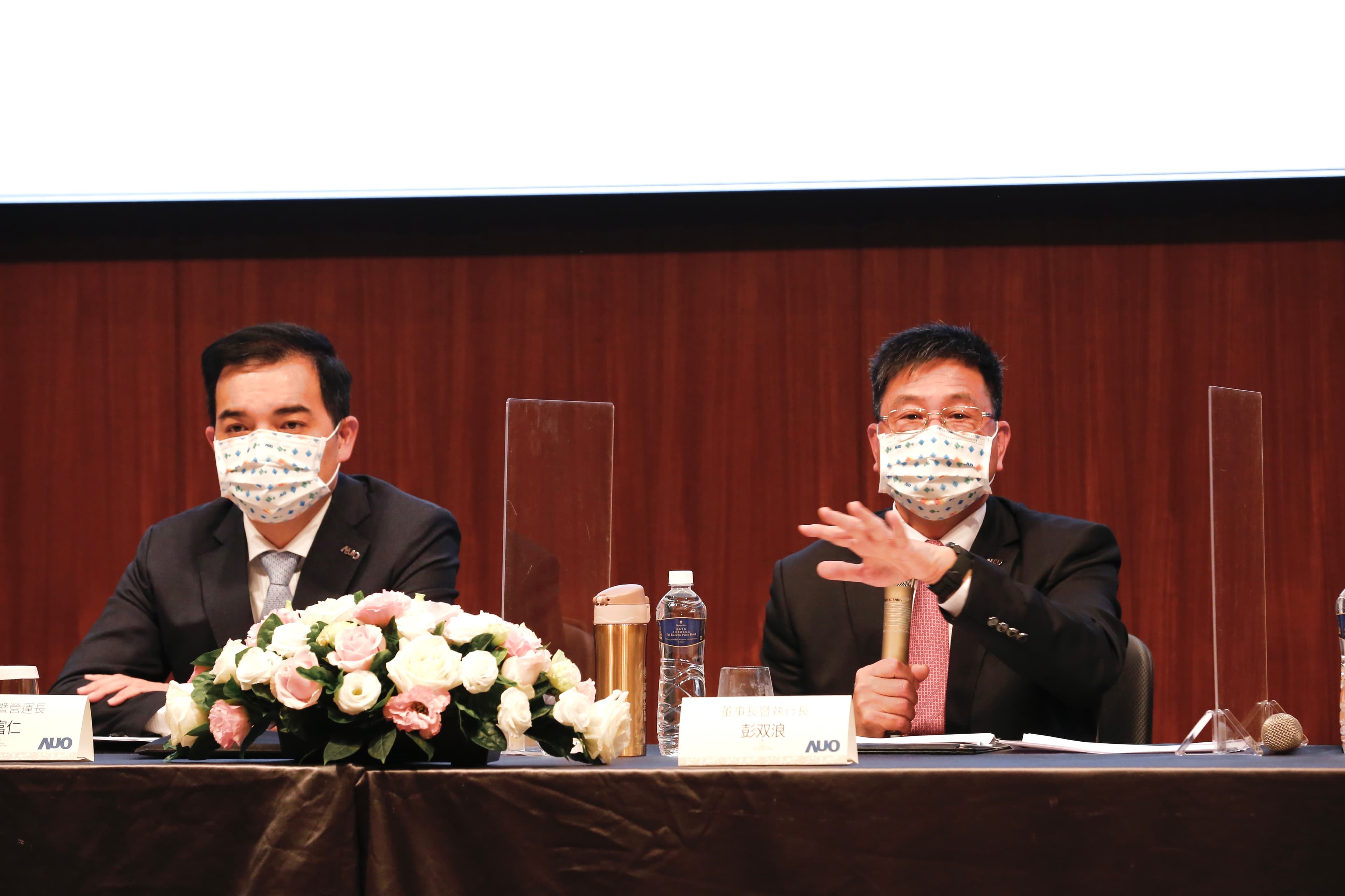 友達董事長彭双浪（右）瞄準中科后里廠，啟動睽違10年大擴廠。