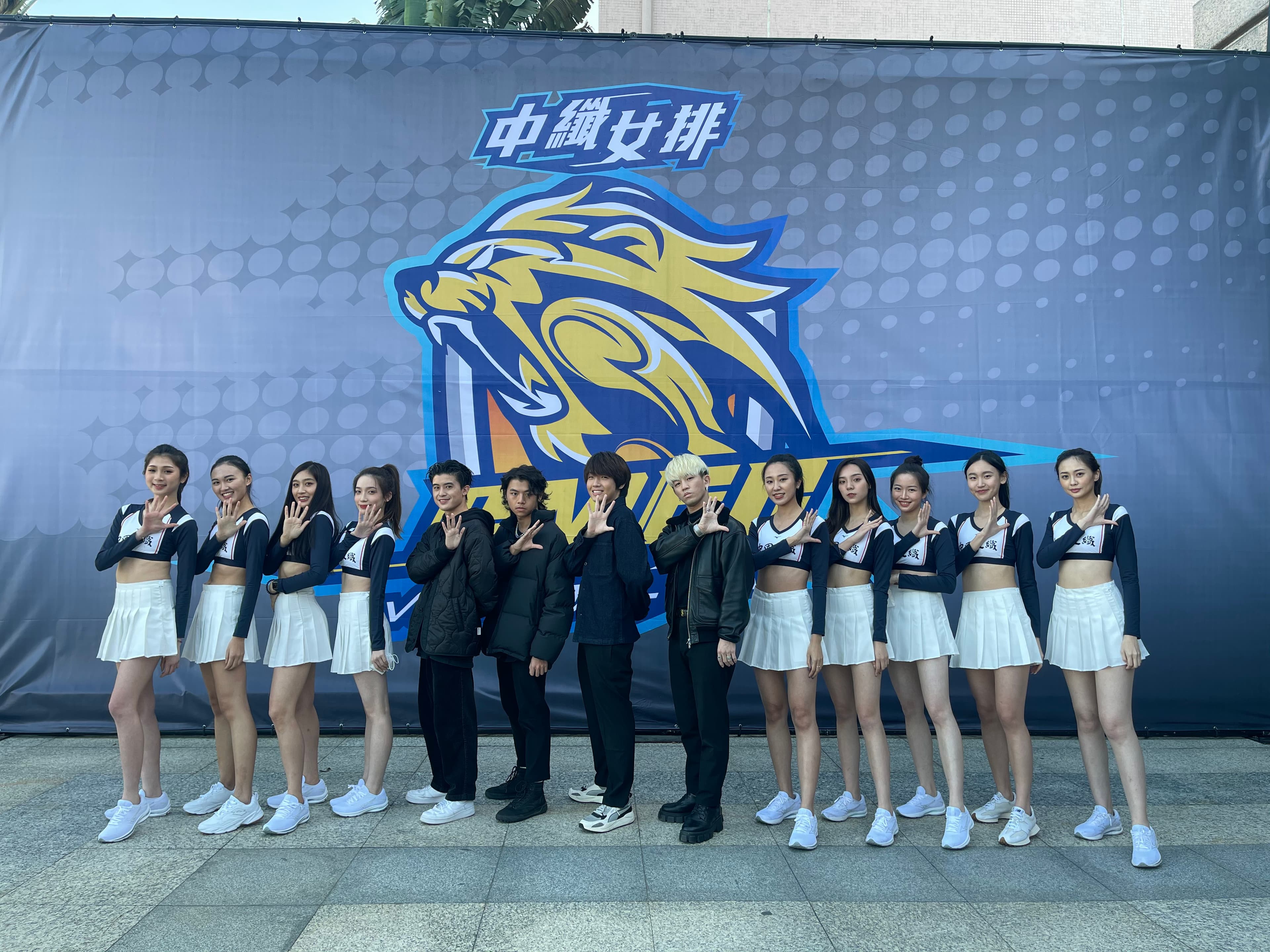 男團B.T.O.D日前為中纖女排獻上開場演出。（寬寬整合行銷提供）