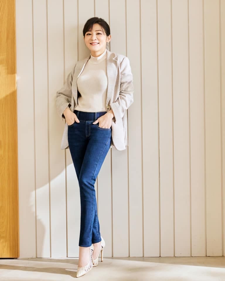 王彩樺年輕時曾被資深大哥闖房門，壓在床上險被性侵。（翻攝自王彩樺臉書）