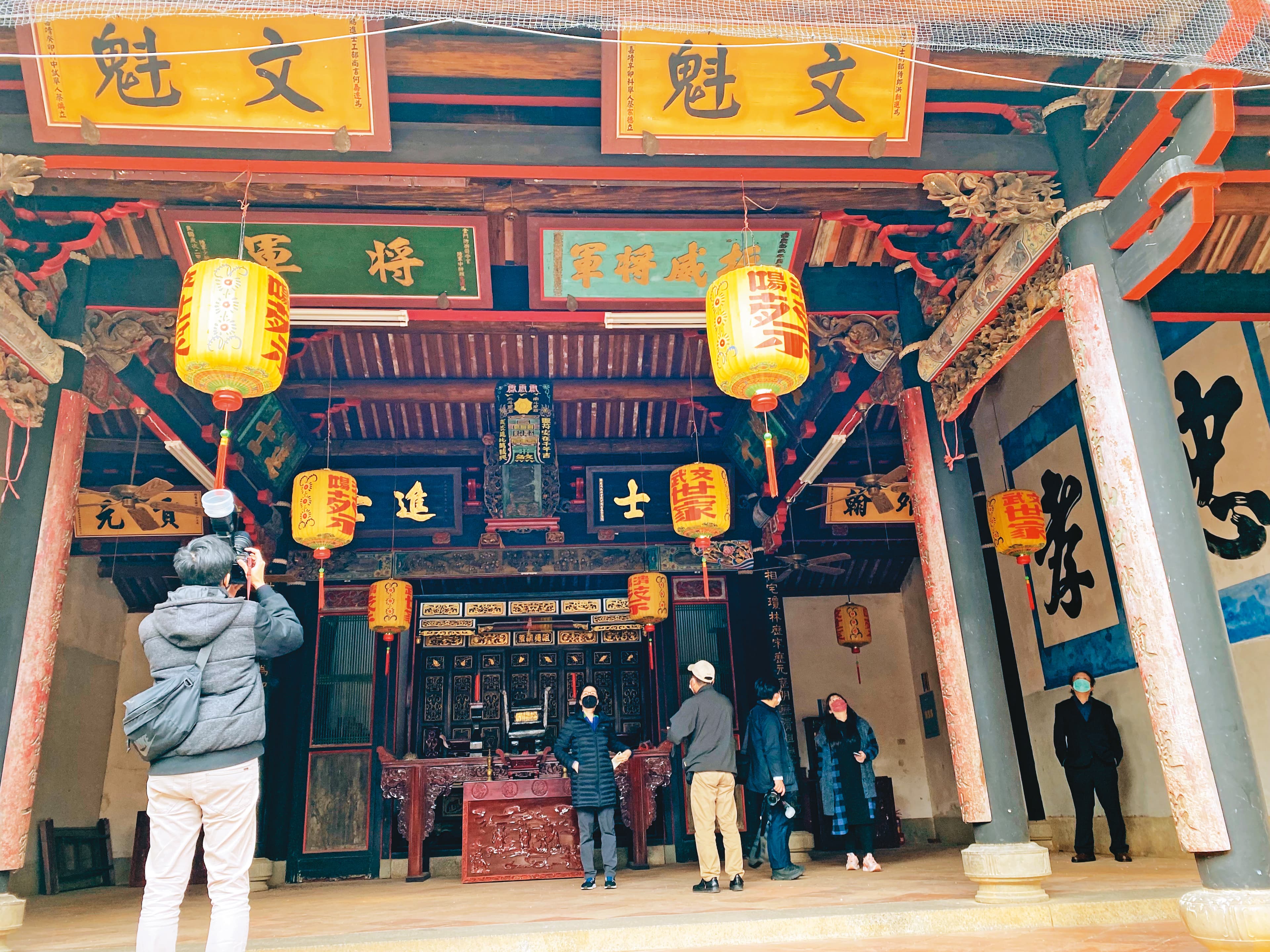 此次金門行由閩南文化博士陳成基負責導覽，參訪不少家廟、宗祠。