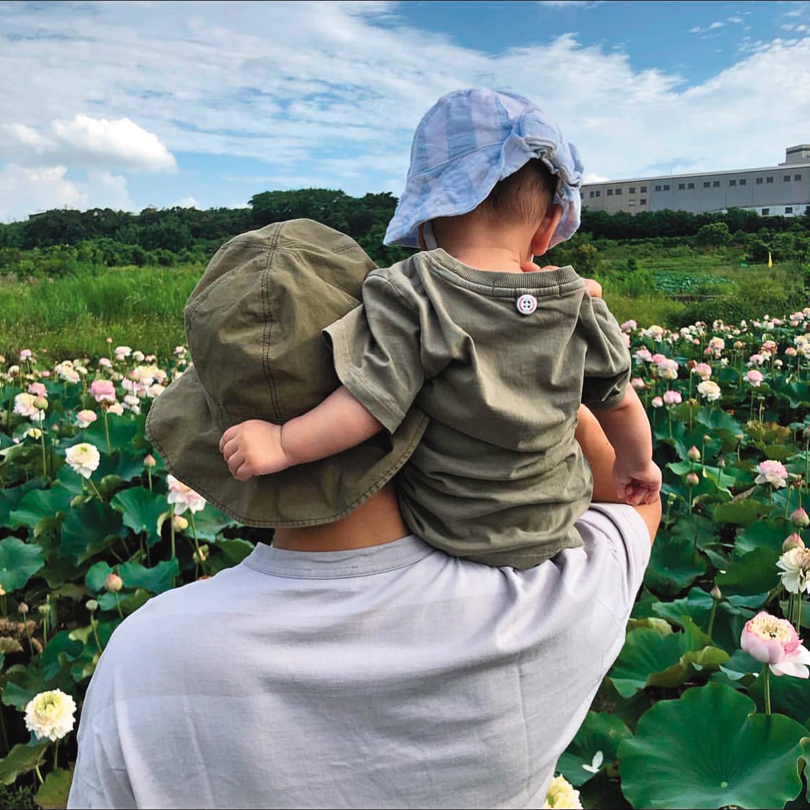 Melinda鏡頭下的楊祐寧和女兒。（翻攝自wangMelindaIG）
