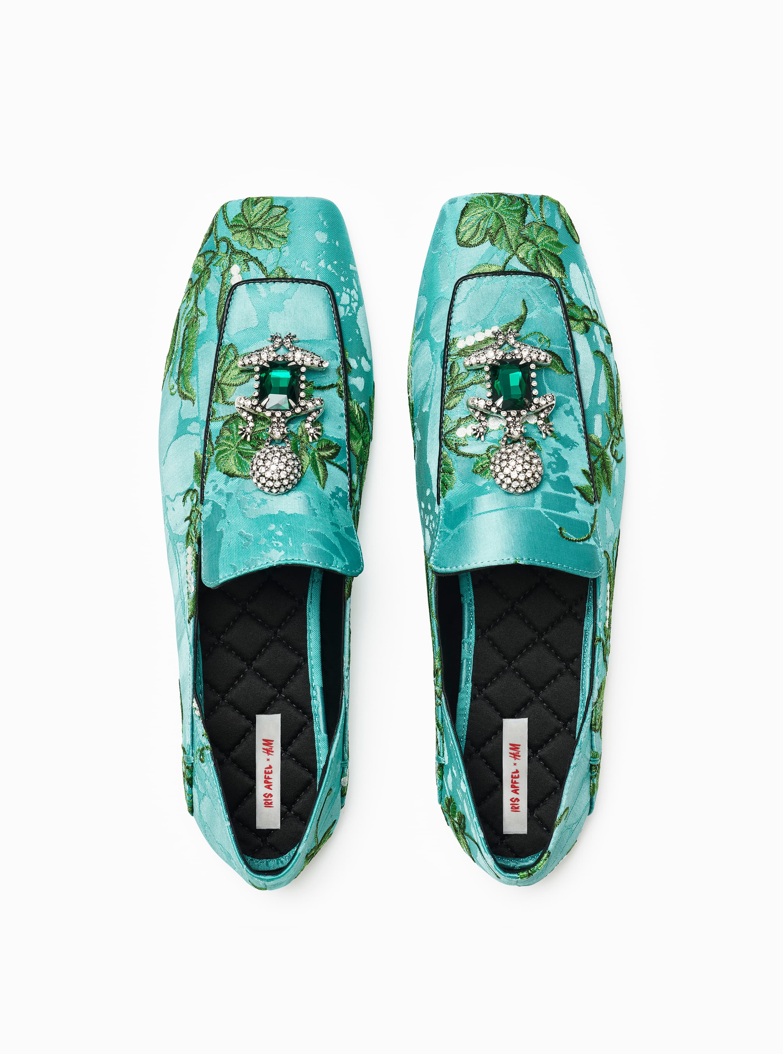 綴飾錦緞花紋家居鞋。NT$4,999（H&M提供）