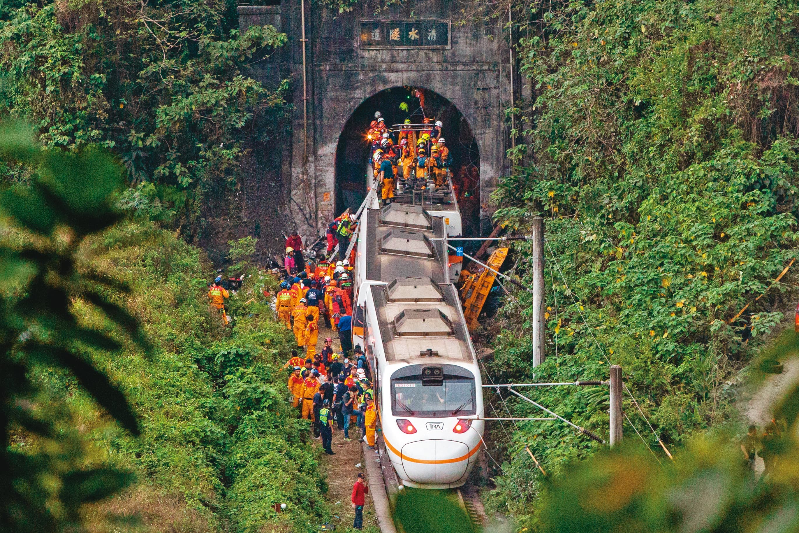 去年太魯閣號出軌意外，造成49人喪生、213人受傷，是台鐵史上死亡人數第二多的事故。（翁睿坤攝）