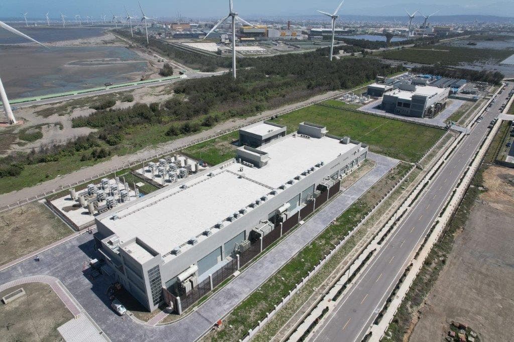 沃旭能源大彰化東南及西南第一階段離岸風場900 MW陸上變電站,已順利與台電完成併網。(沃旭能源提供)