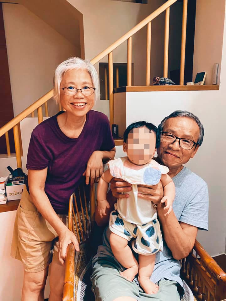 Wu Nien-jen shared a photo on Facebook of himself holding his grandchild.（Taken from Wu Nien-jen's Facebook page）