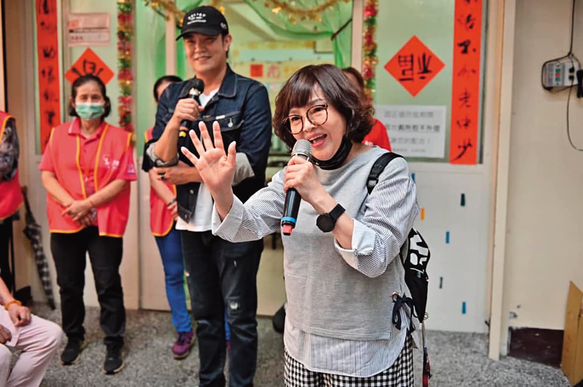 紀寶如長期照顧獨居老人，這次靠楊貴媚救急度難關。