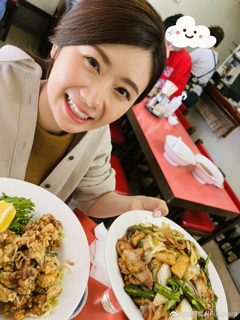 福原愛的午餐是東北名菜「地三鮮」和「鍋包肉」。（翻攝自福原愛微博）