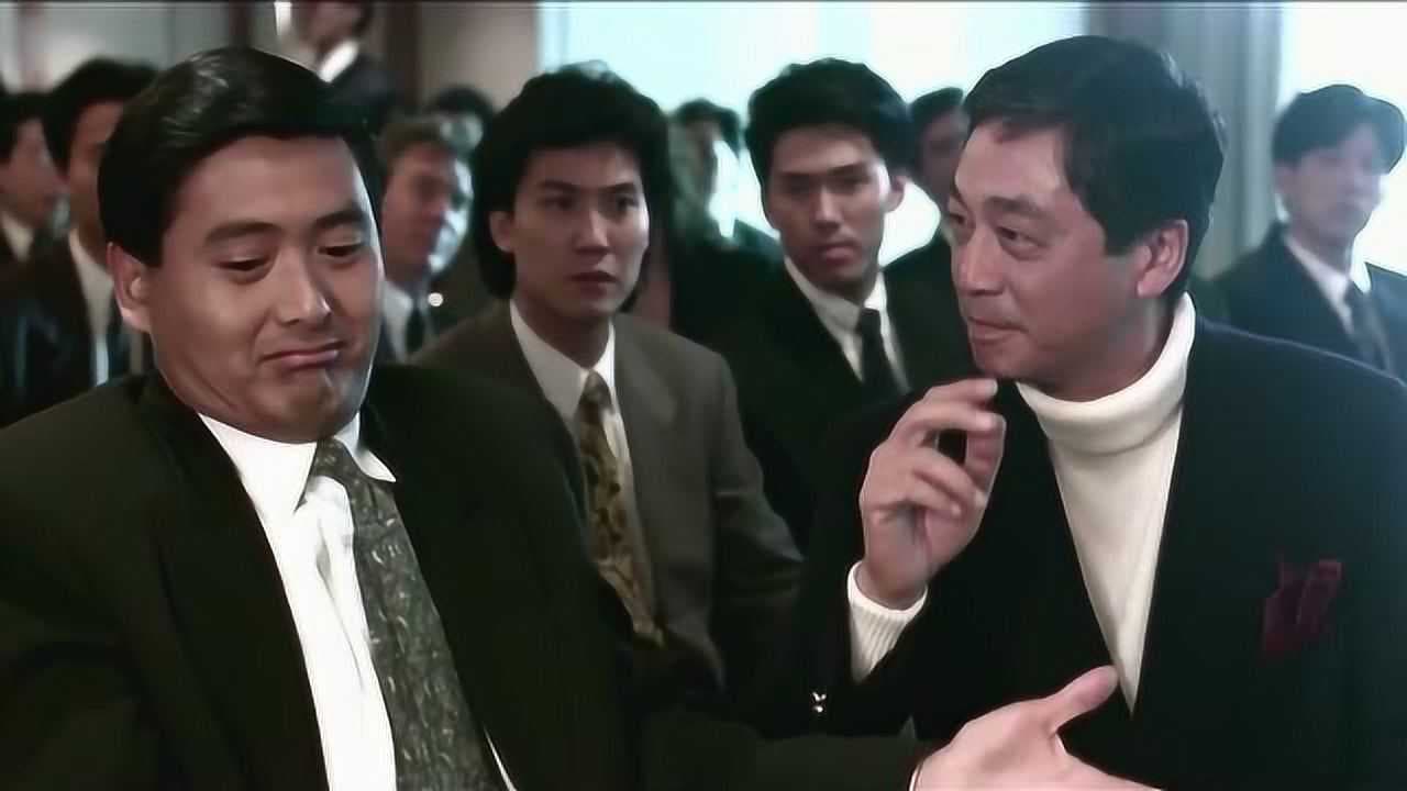 電影《縱橫四海》裡，曾江演出周潤發、鍾楚紅、張國榮的養父，培養他們成為藝術品大盜。（網路圖片）