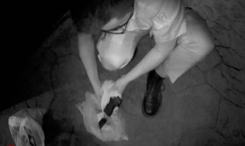 警方查扣1把改造手槍內含8顆子彈。（警方提供）