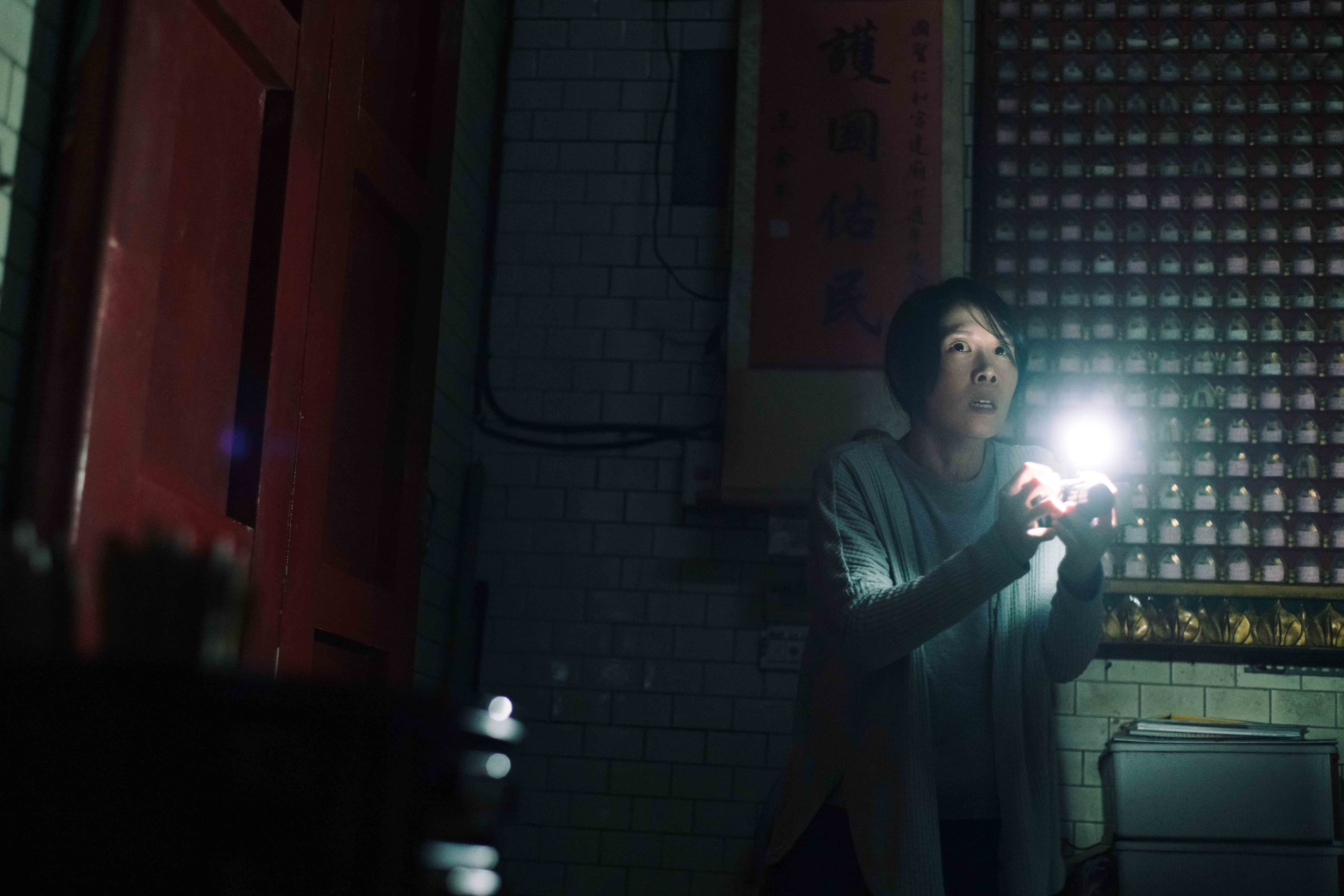 恐怖片《咒》氣氛歇斯底里，不僅成為今年上半年最賣座台灣電影，蔡亘晏也入圍最佳女主角。（牽猴子提供）