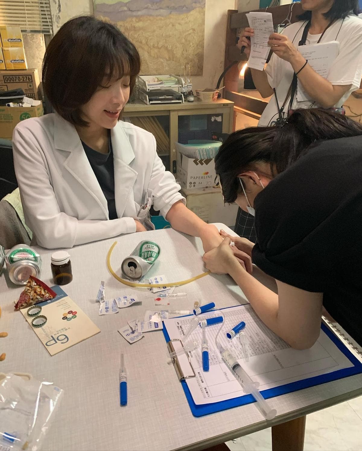 《村裡來了個暴走女外科》讓蔡淑臻展露喜劇演技。（牽猴子提供）