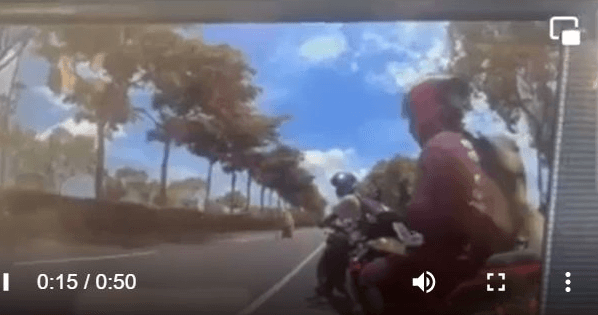 閻男重機上的第一視角鏡頭，拍下當時車聚發生意外過程。（翻攝畫面 記者爆料網）