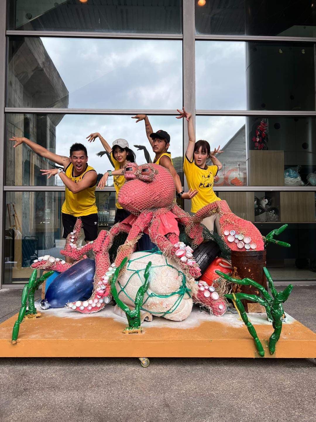 職籃啦啦隊女神梓梓董梓甯代班，平常因為跳啦啦隊，早就練就了一身好體力，體力上追趕跑跳的關卡完全難不倒她。（三立提供）