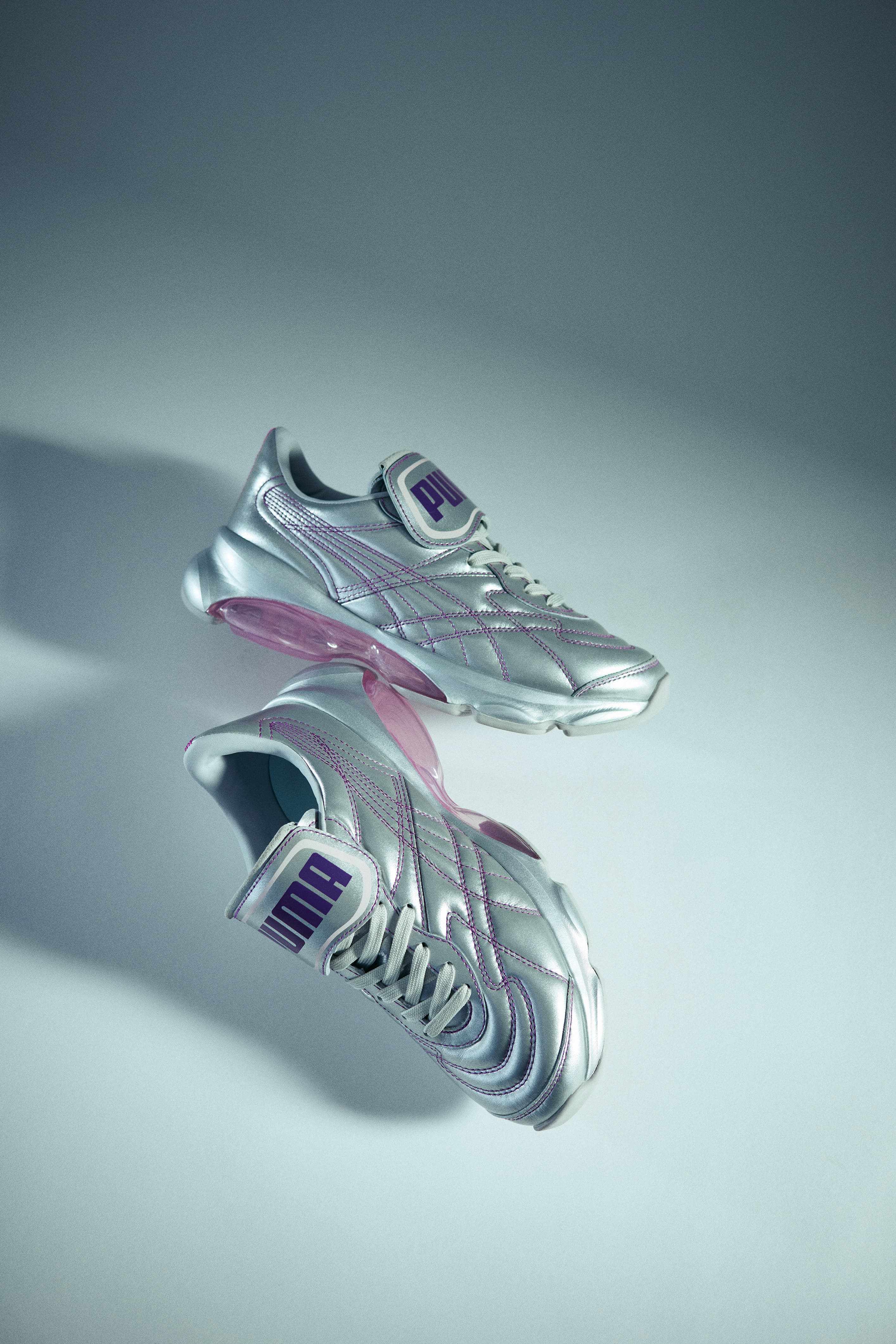 Cell Dome King Metallic L x DuaLipa跑鞋 NT$5,280  PUMA。（PUMA提供）
