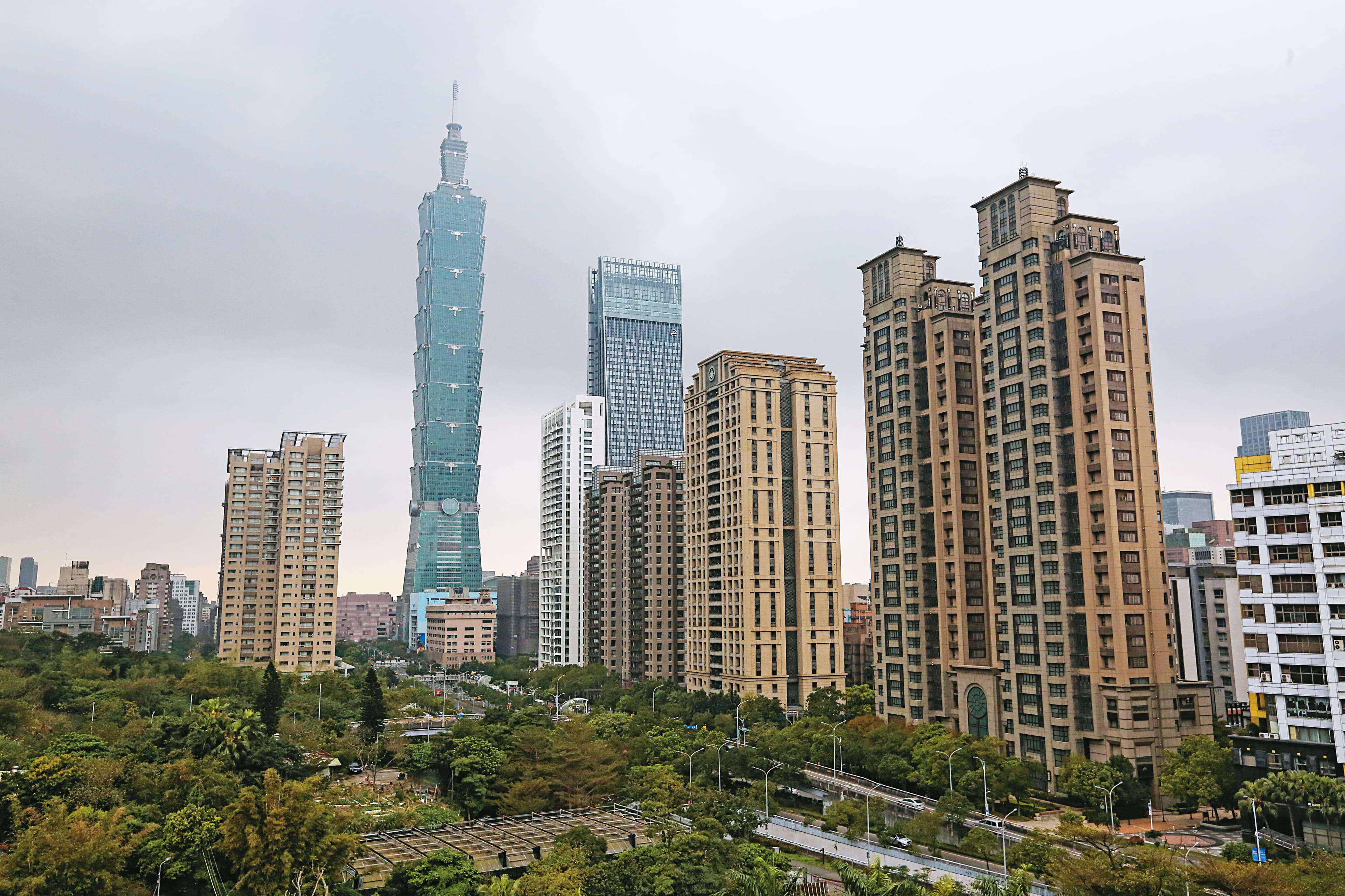 林秉樞得知富商友人買北市信義區豪宅，竟宣稱可找立委喬到1％房貸。