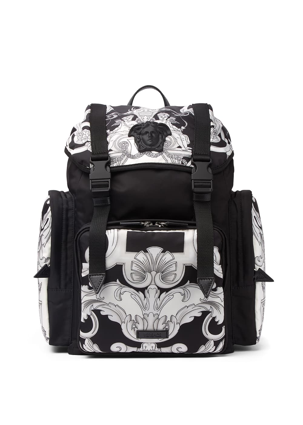 La Medusa Silver Baroque印花後背包。NT$64,000（VERSACE提供）