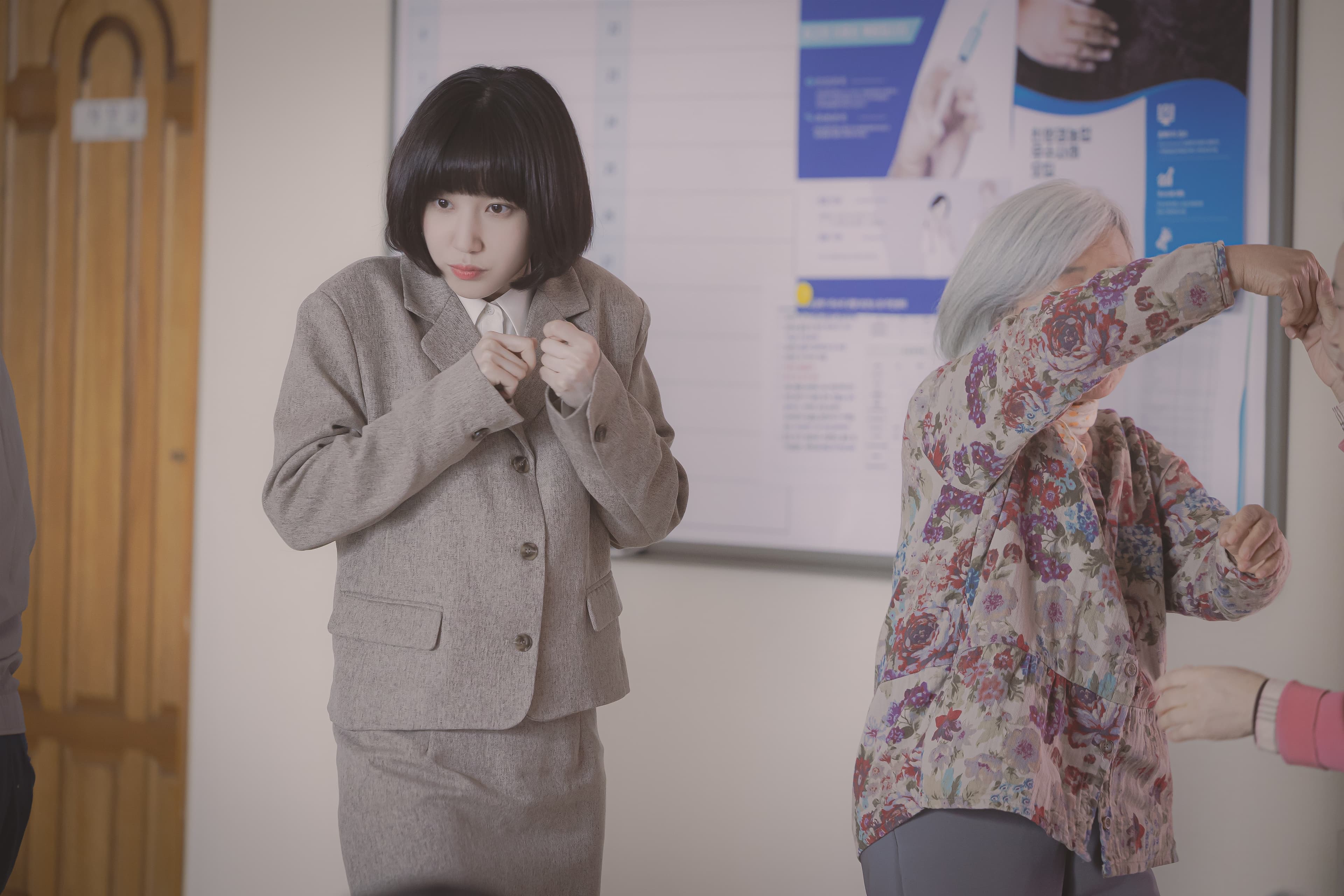 《非常律師禹英禑》導演與演員群今日出發峇里島進行6天的假期。（Netflix提供）