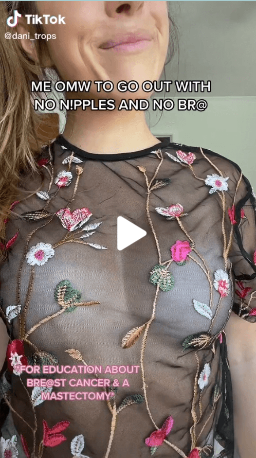 Dani Trops穿黑色薄紗透視裝大方秀出乳房重建後的裸胸。（翻攝自抖音 @dani_trops）
