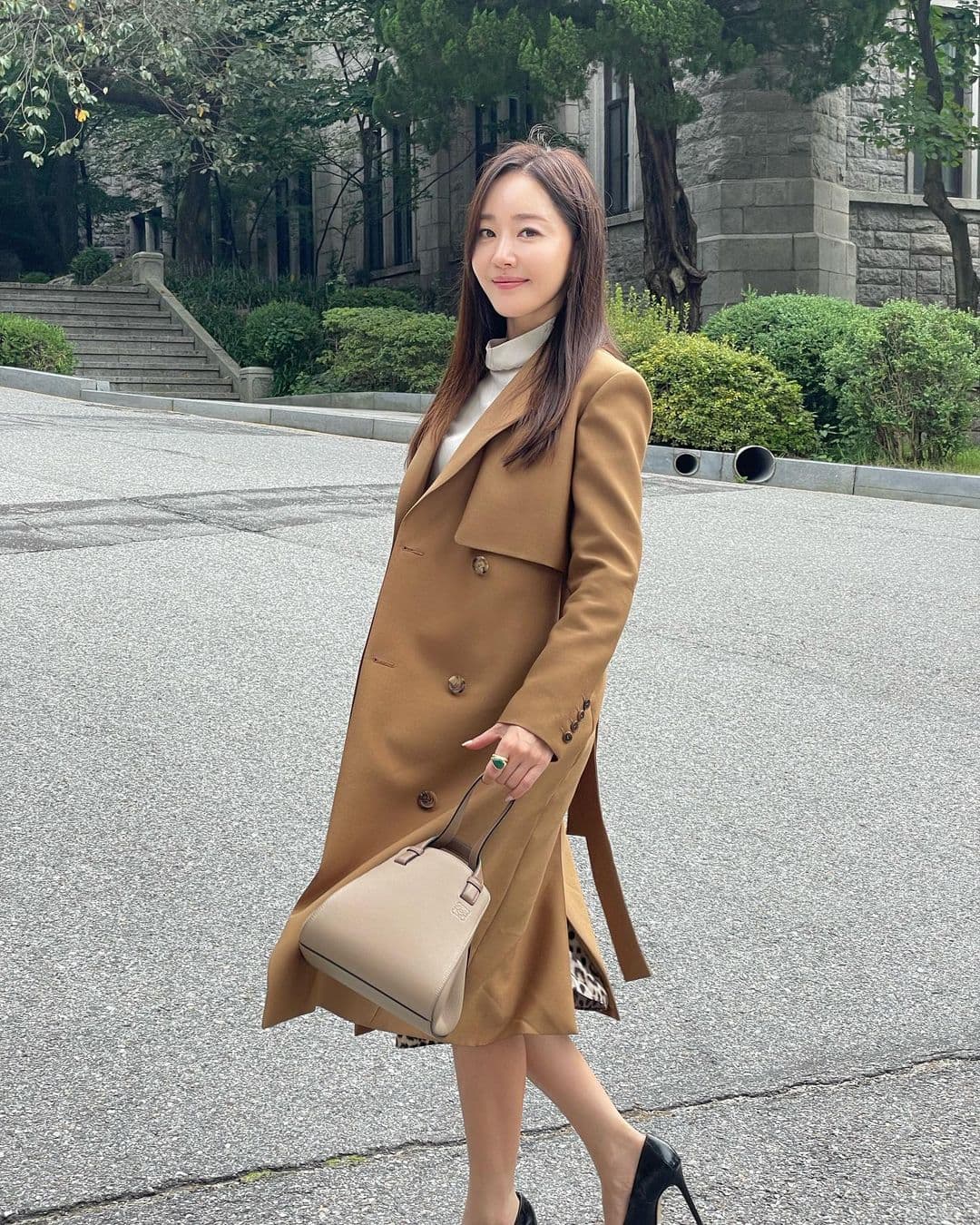最近在《小女子》表現出色的嚴志媛也赴美參加孔曉振婚禮。（翻攝嚴志媛IG）