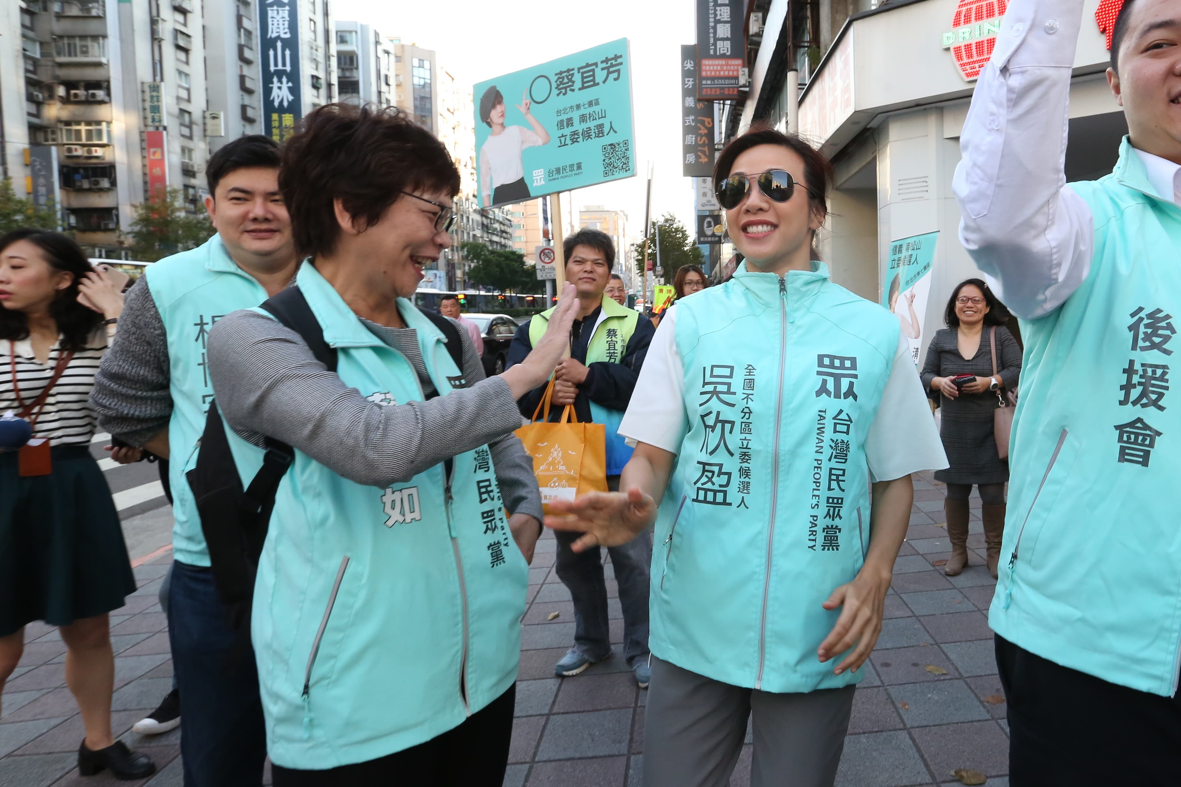 蔡壁如（左）因論文爭議辭職，吳欣盈（右）將遞補民眾黨不分區立委一職。（本刊資料照）