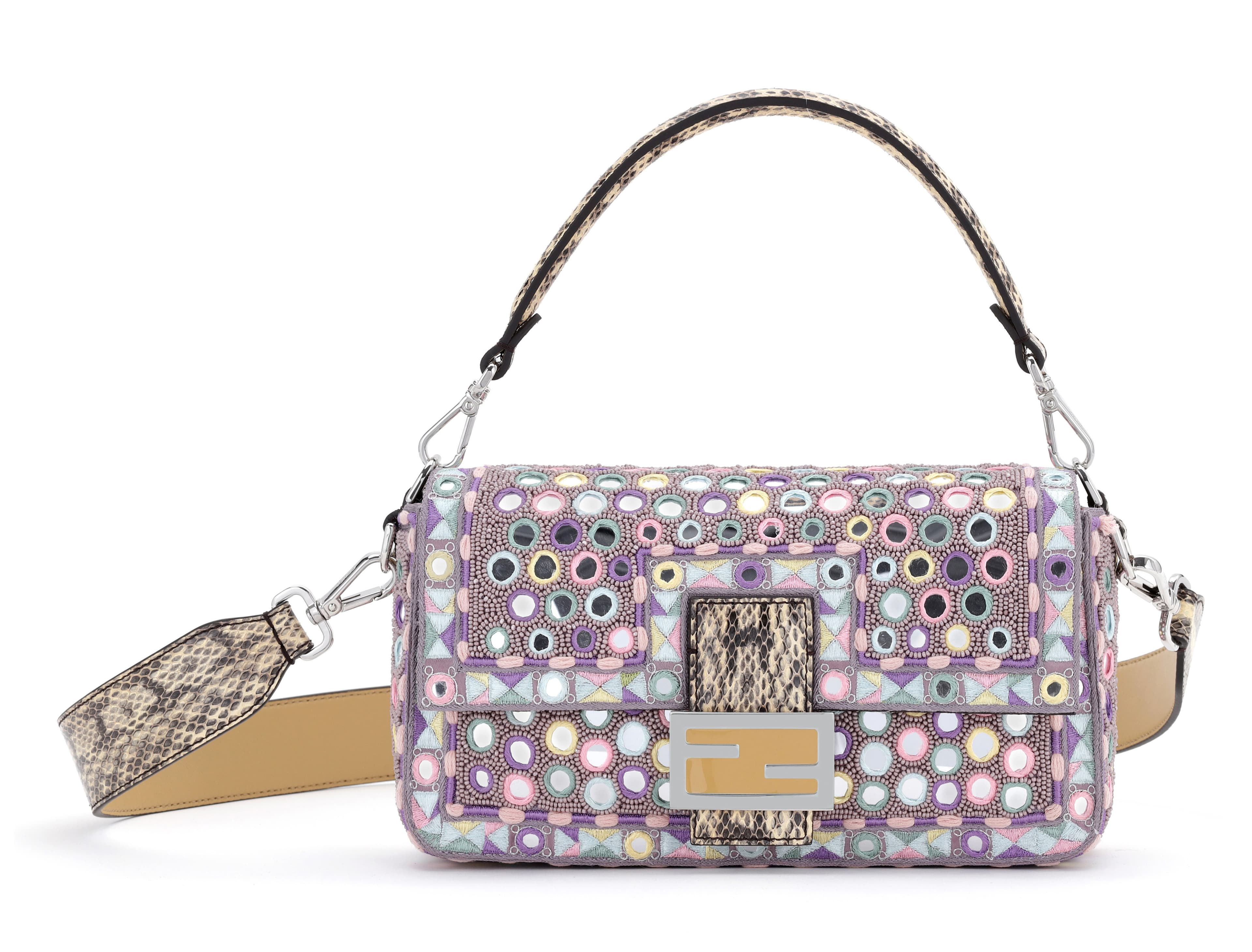鏡面刺繡Baguette。NT$198,000（FENDI提供）