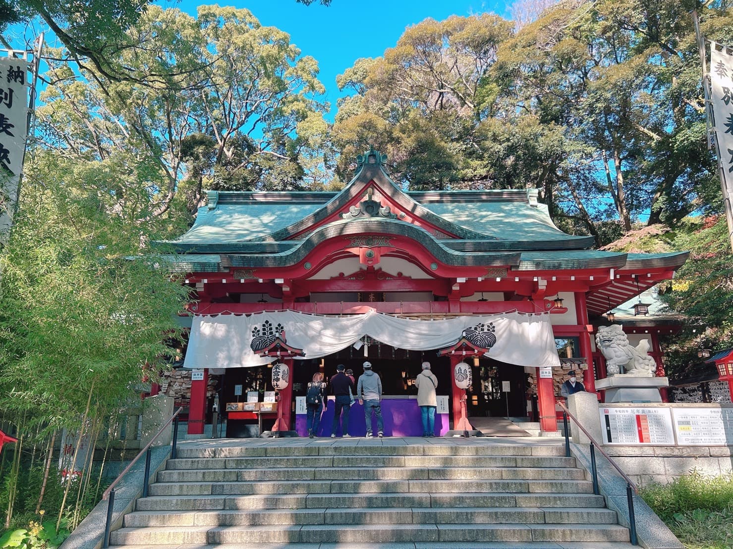 來宮神社位於靜岡縣熱海市，是守護當地居民有名的神社。