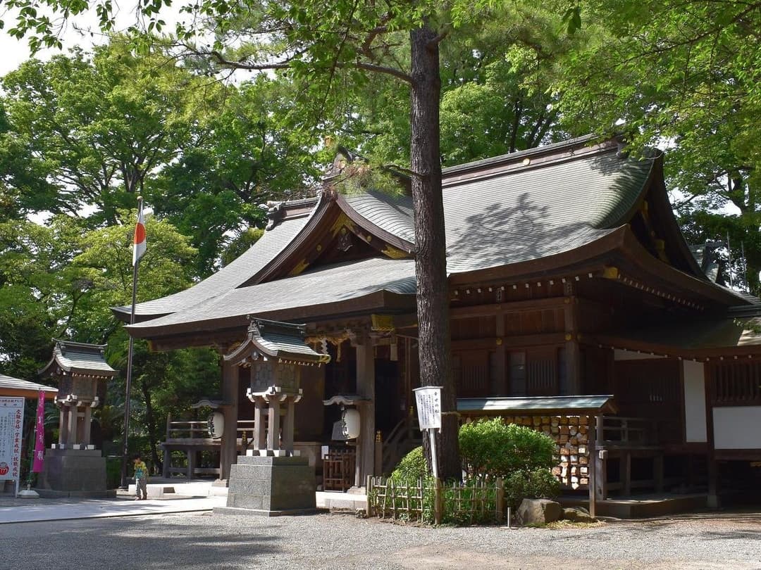 前鳥神社位於神奈川縣平塚市，是日本著名的求職神社。（翻攝自前鳥神社IG）