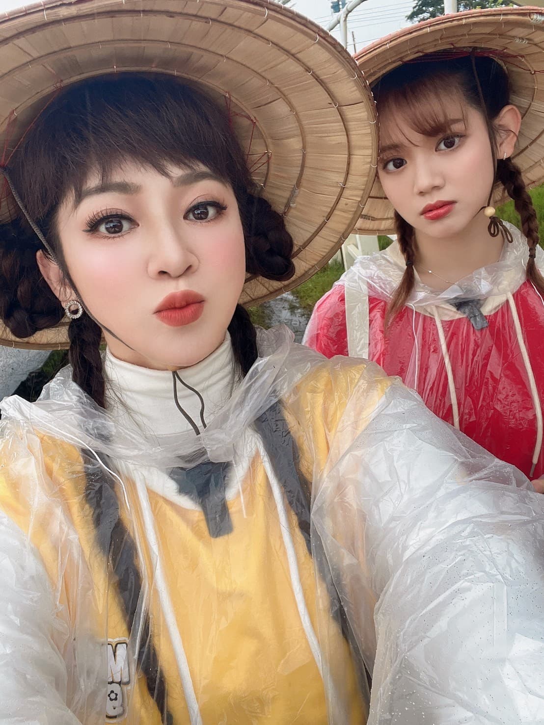 王彩樺與女兒黃于庭到宜蘭出外景。（三立提供）