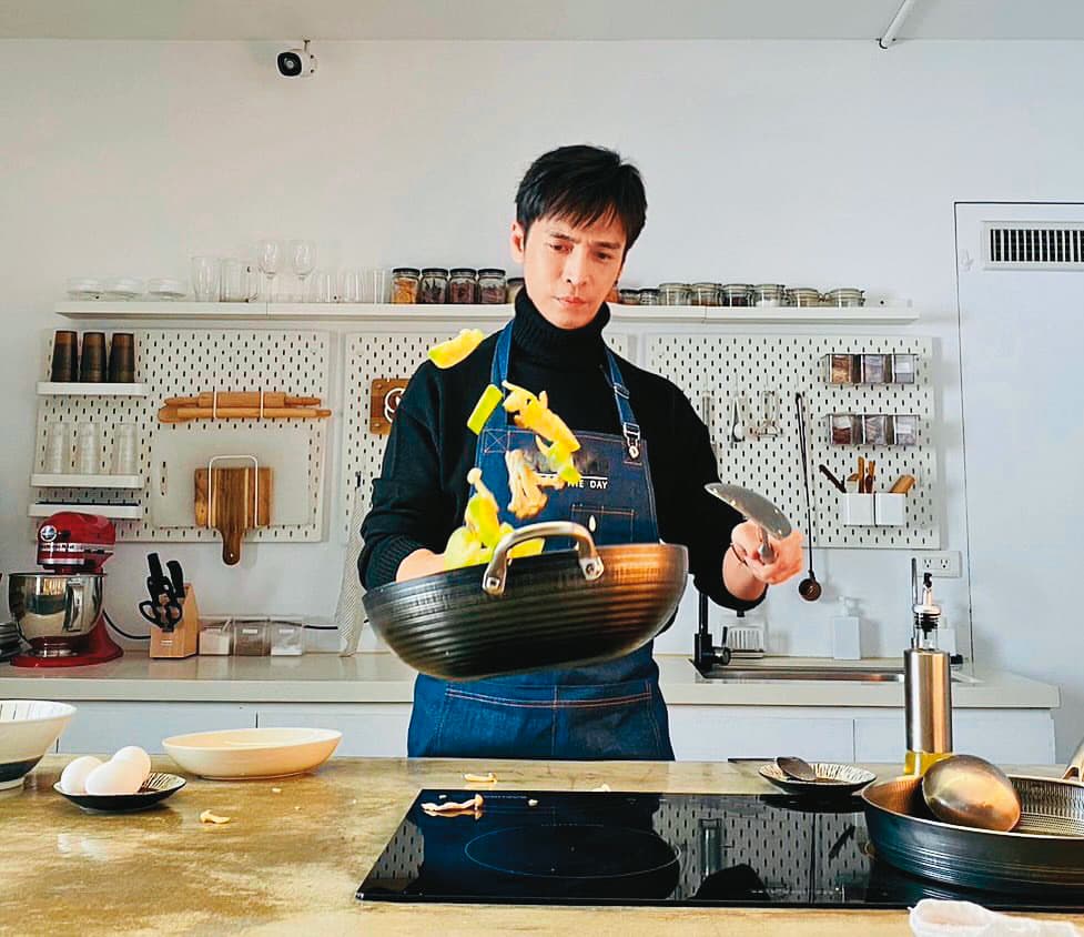 Gino副業投資食品，時常在社群分享美食資訊。（翻攝自GINO IG）