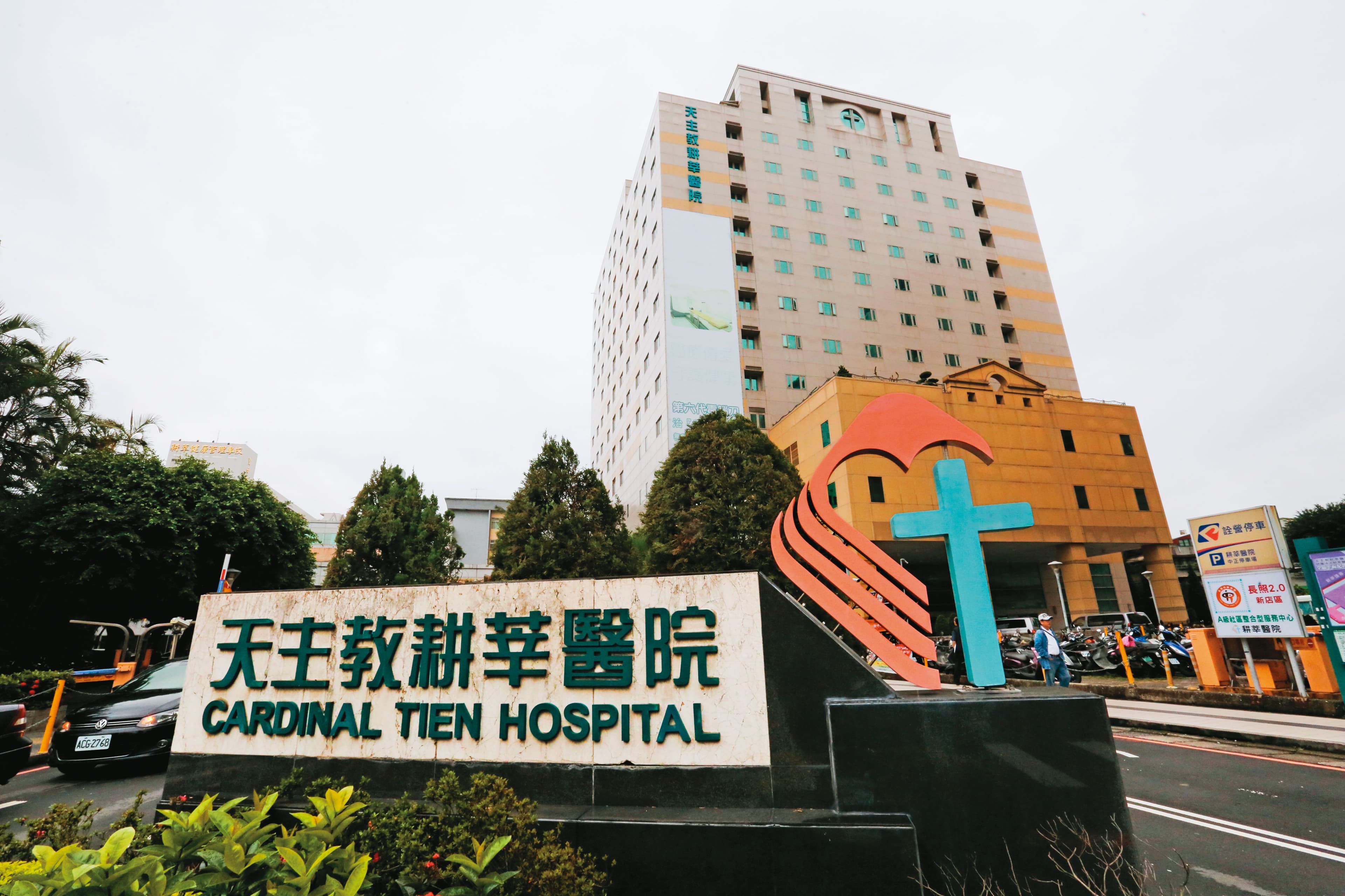去年2月，顧寶明為方便就醫，與妻子在新北市新店耕莘醫院附近租屋。