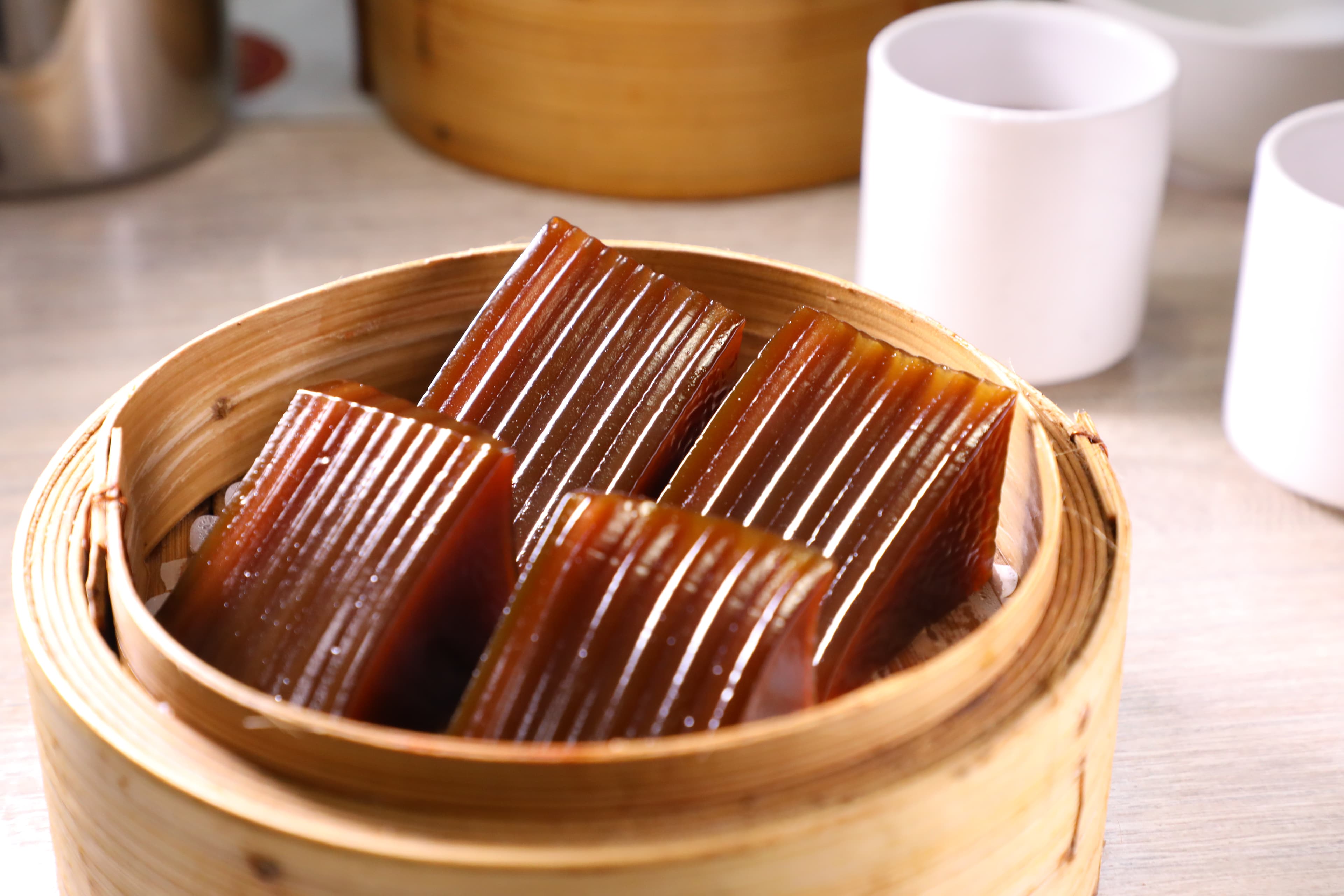 「薑汁九層糕」冷熱食皆可，冷吃更Q彈。（中點，港幣25元／份）