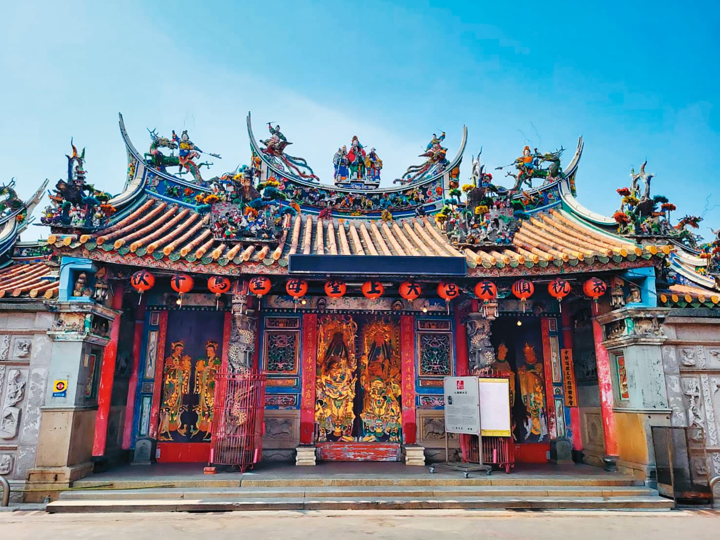 雲林土庫順天宮是地方信仰中心，沈宗隆交保後即赴廟祈福。