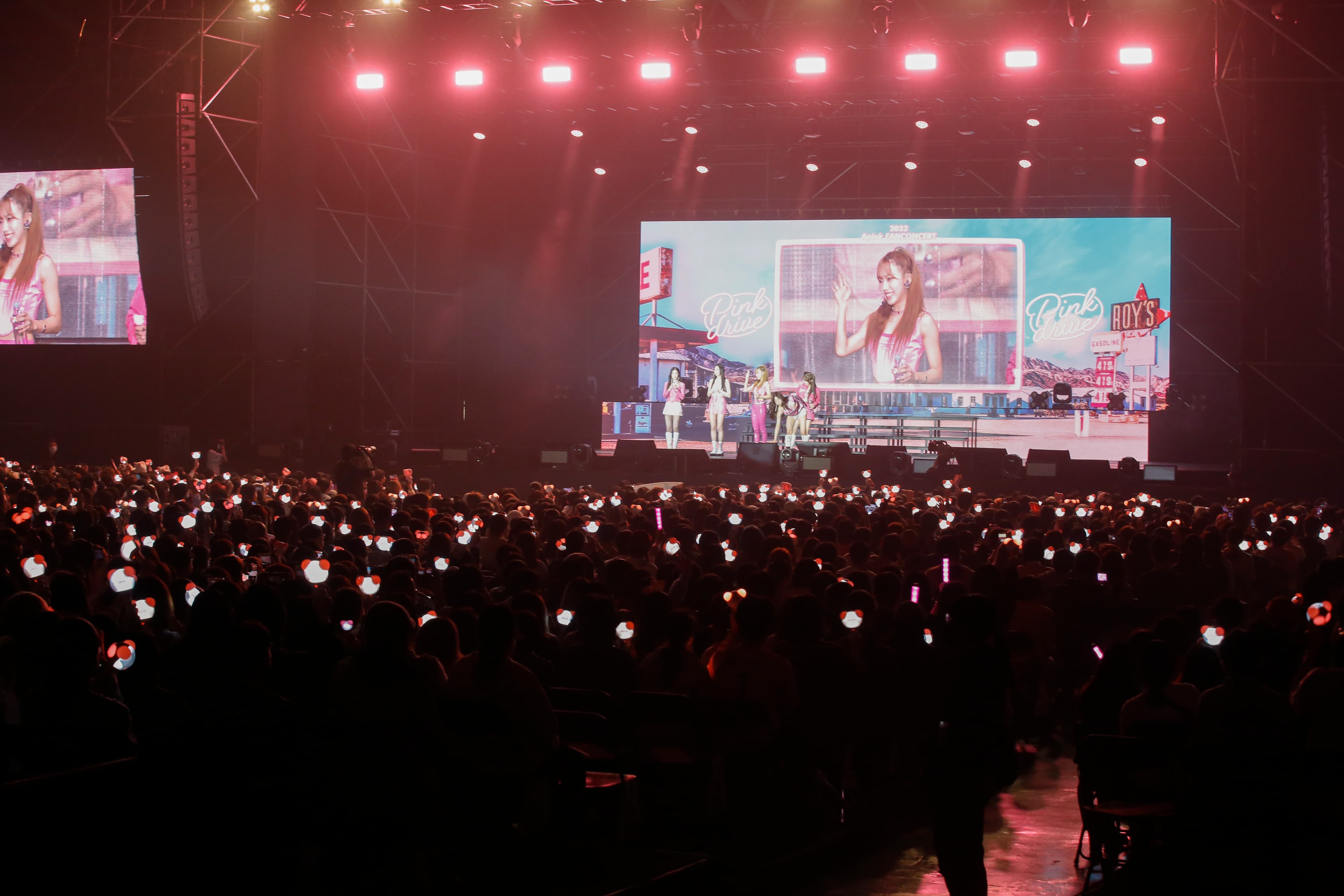 APINK演唱會吸引3,000名粉絲捧場，熱情應援聲讓APINK成員聽得超開心。