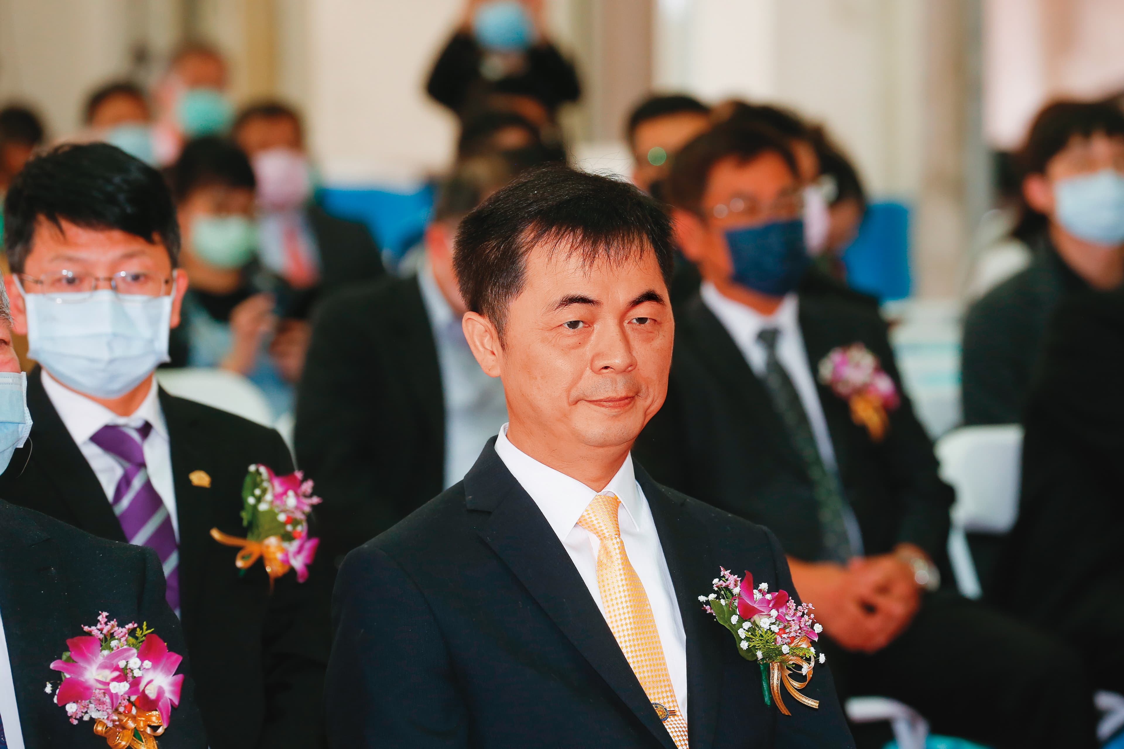 家登精密董事長邱銘乾表示，「未來帳務因人員疏失，負責人要扛法律責任，我身為專業經理人，就會拒絕申請補貼。」