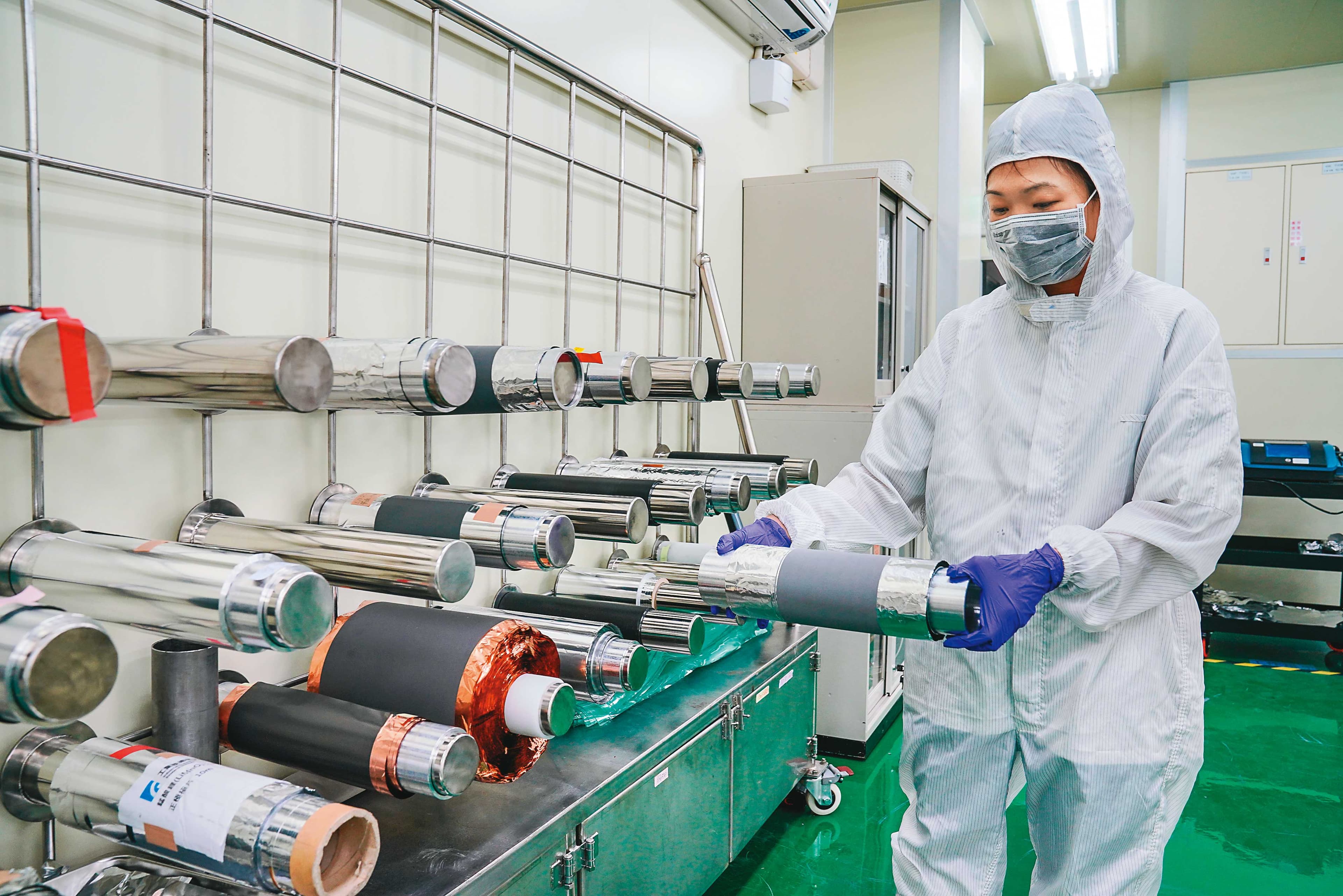 台灣中油曾研究過許多電池技術，最後基於安全因素，優先選擇鈦酸鋰電池負極材料的開發與研究。