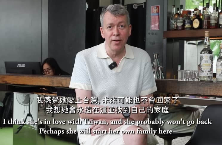 倪菈的爸爸以自己的工作價值觀直言，「沒錢就笑不出來。」（翻攝自不要鬧工作室YouTube）