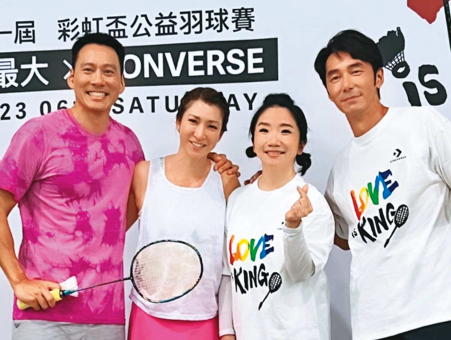 艾力克斯（左起）、李詠嫻與陶晶瑩、李李仁交情不錯，彼此除了交換育兒心得，也不忘分享毛小孩趣事。（翻攝自艾力克斯IG）