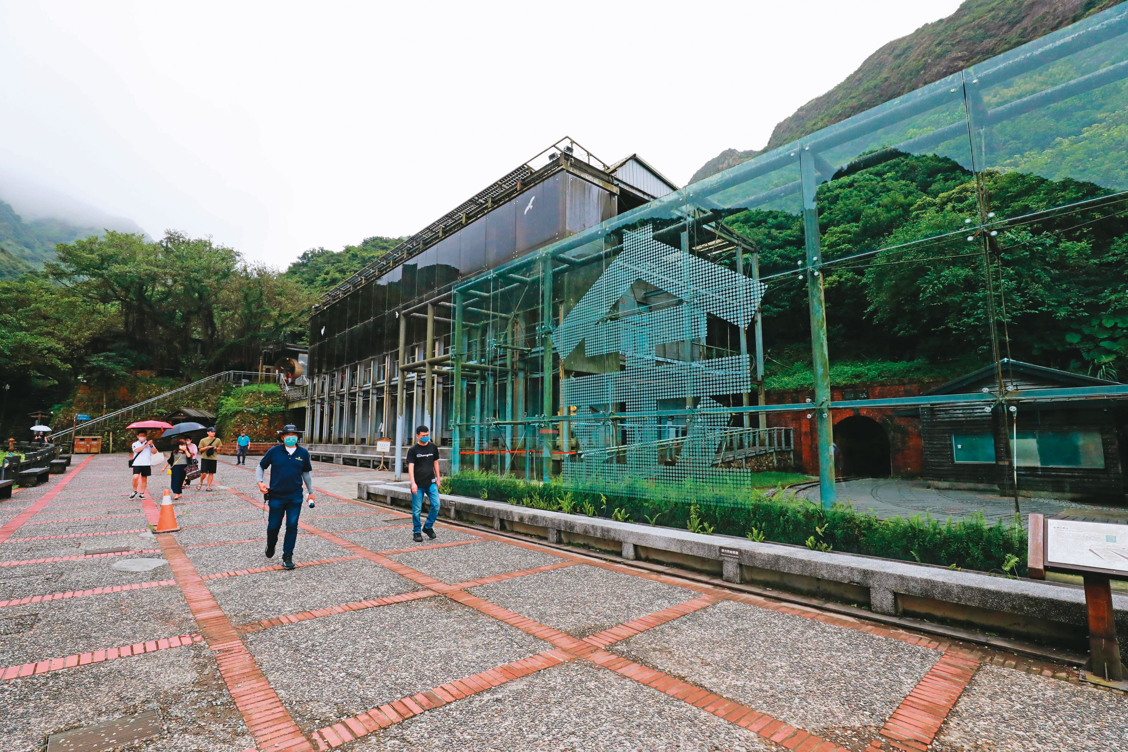 黃金博物館是全台首座生態博物館，標榜金瓜石礦業歷史與人文發展。