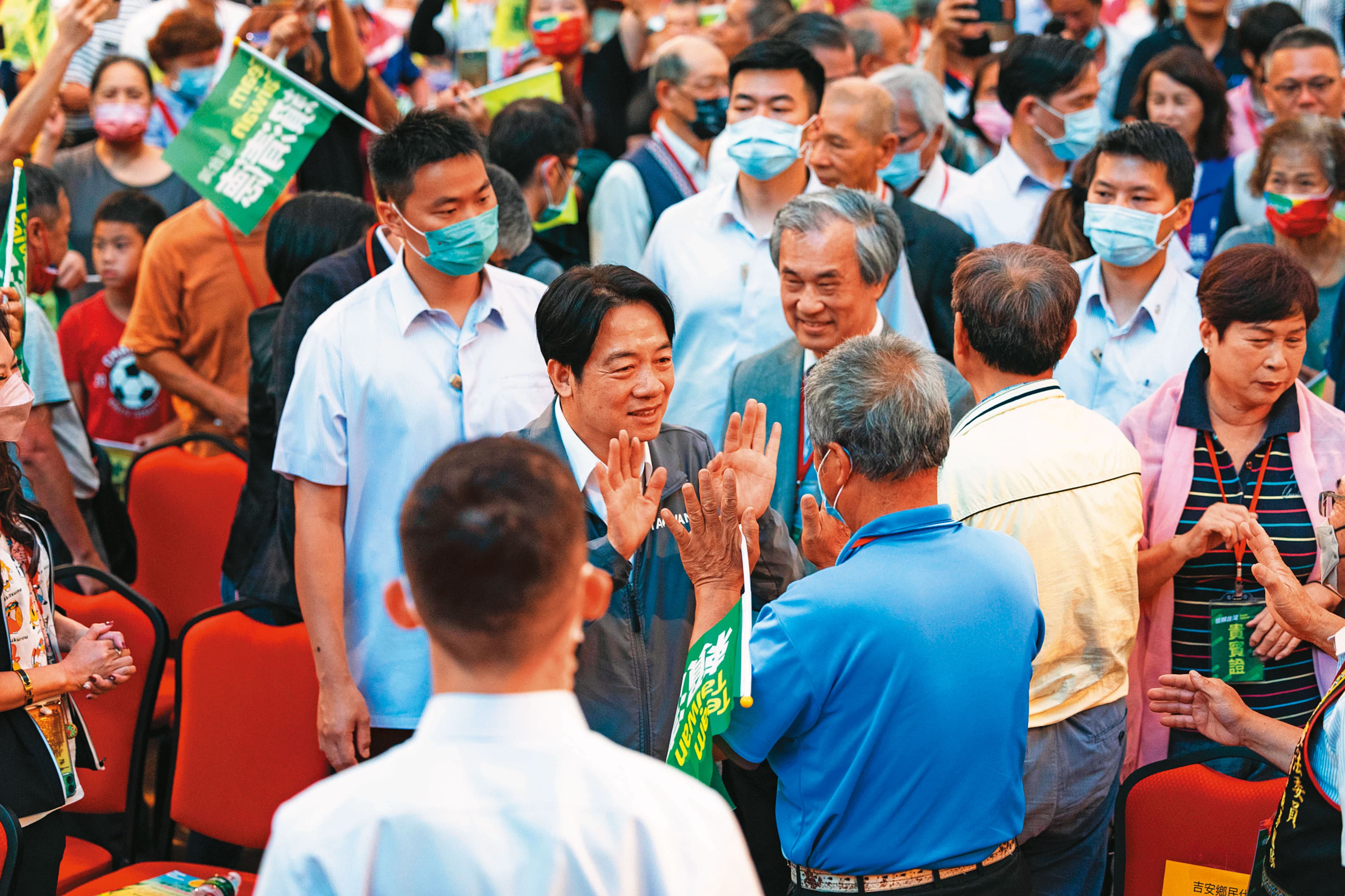 賴清德民調暫居第一，坐二望一的柯文哲選戰策略已定調「柯賴對決」。（賴清德團隊提供）