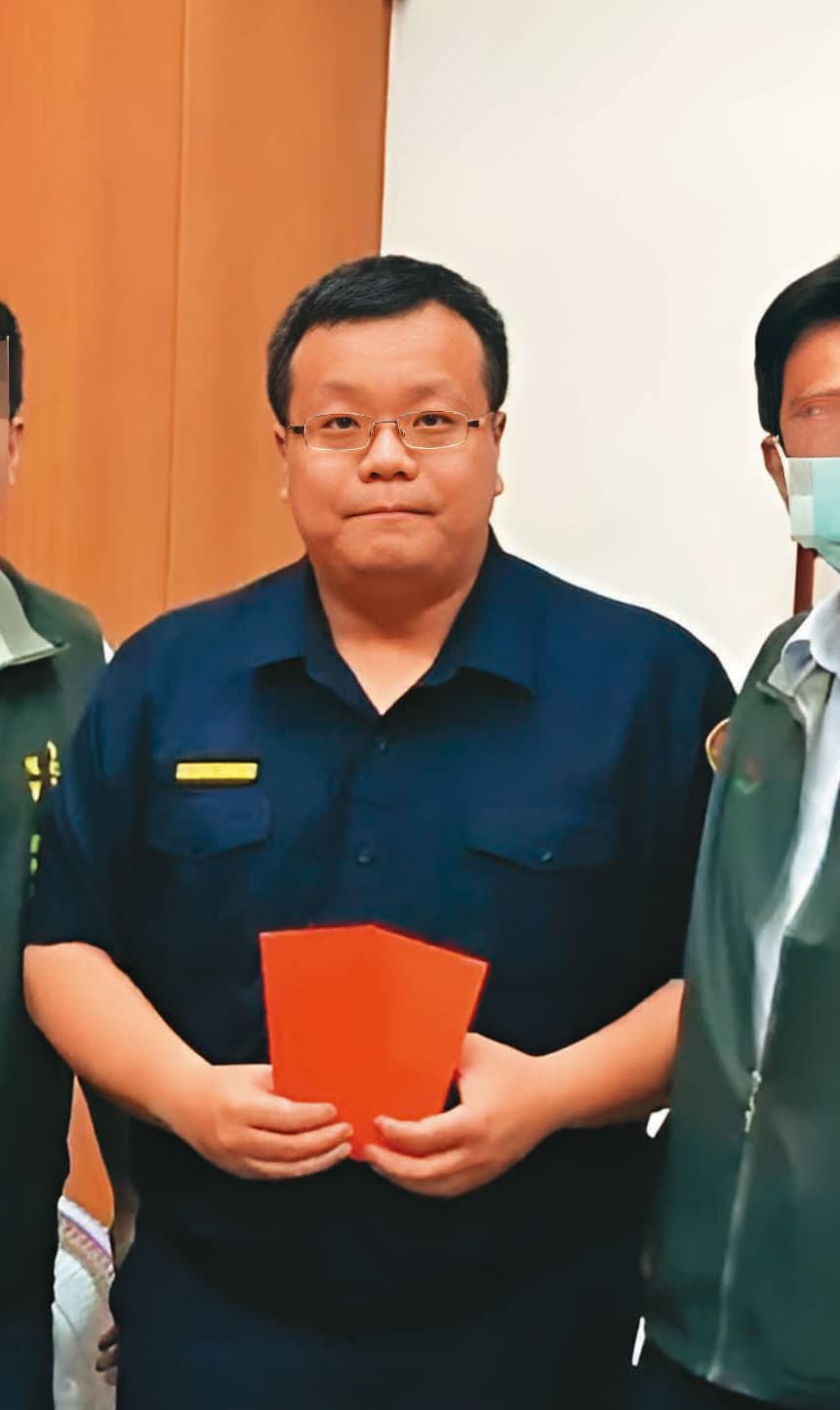 葉育忻（圖）收受泰達幣，還跟杜承哲要200萬元的賓士車當生日禮物。（翻攝大同分局寧夏路派出所臉書）