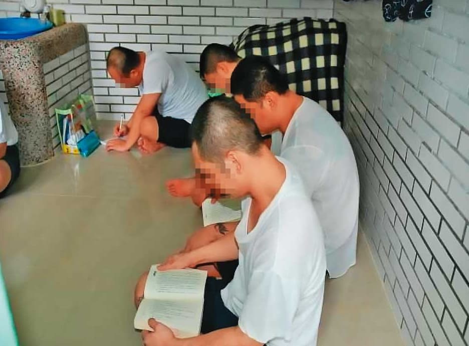 高雄第二監獄人滿為患，每間舍房都關了不少受刑人。（翻攝高雄第二監獄官網）