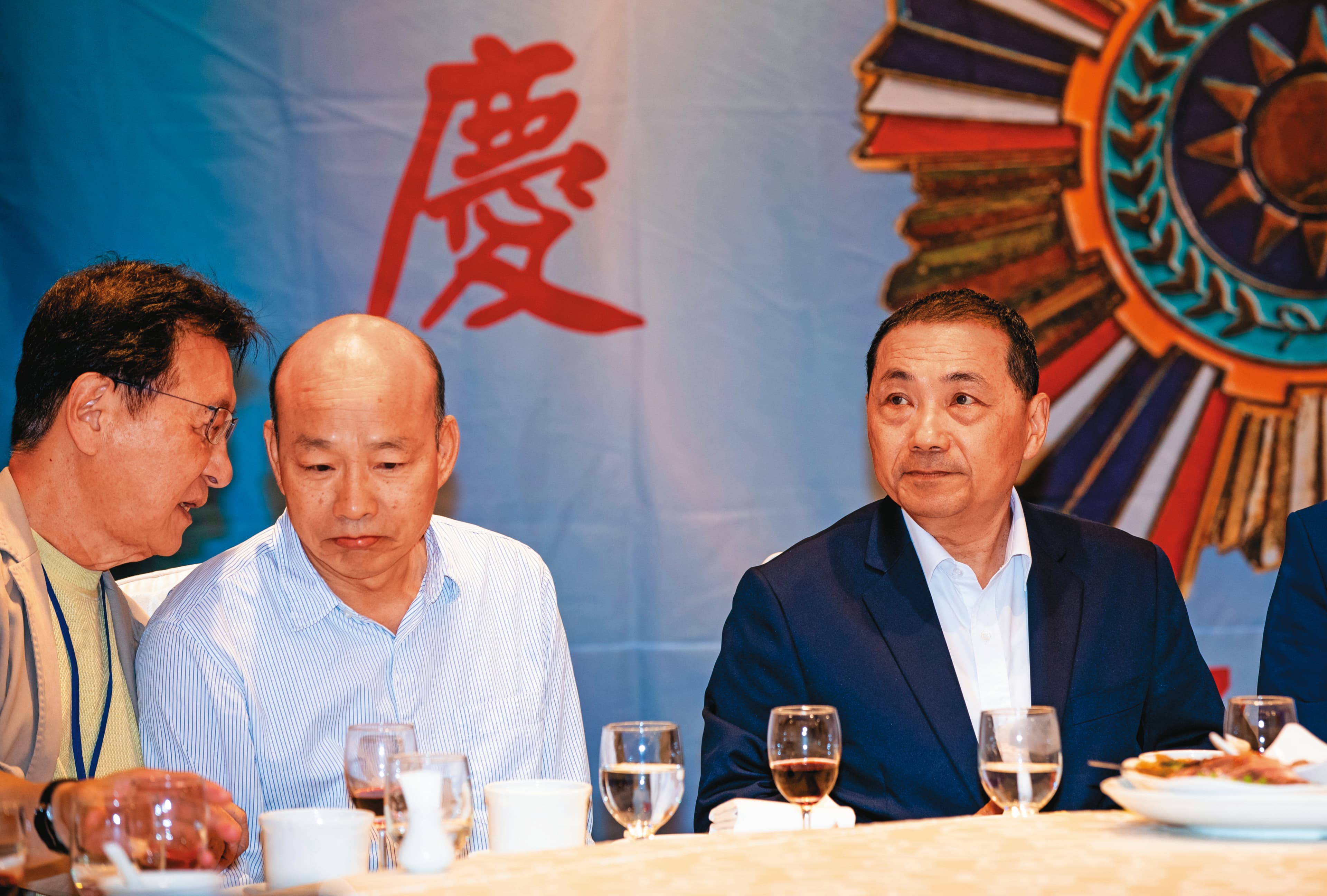 為穩住藍軍支持者，侯友宜自曝曾向韓國瑜道歉，希望韓一起拚選舉。