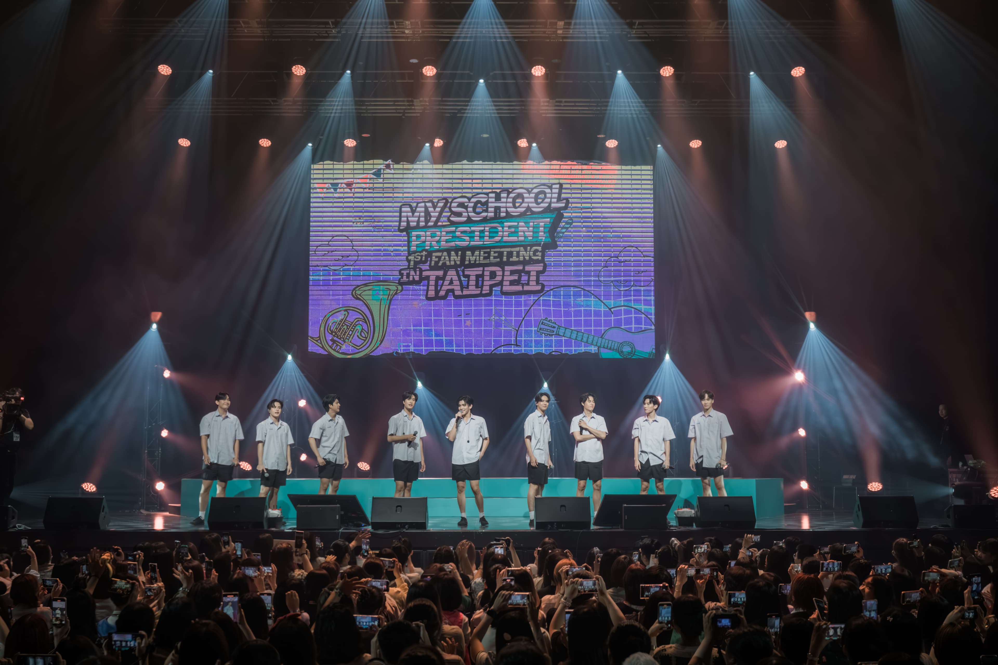 《My School President》9位演員午場以學生制服登場。（KKLIVE提供）