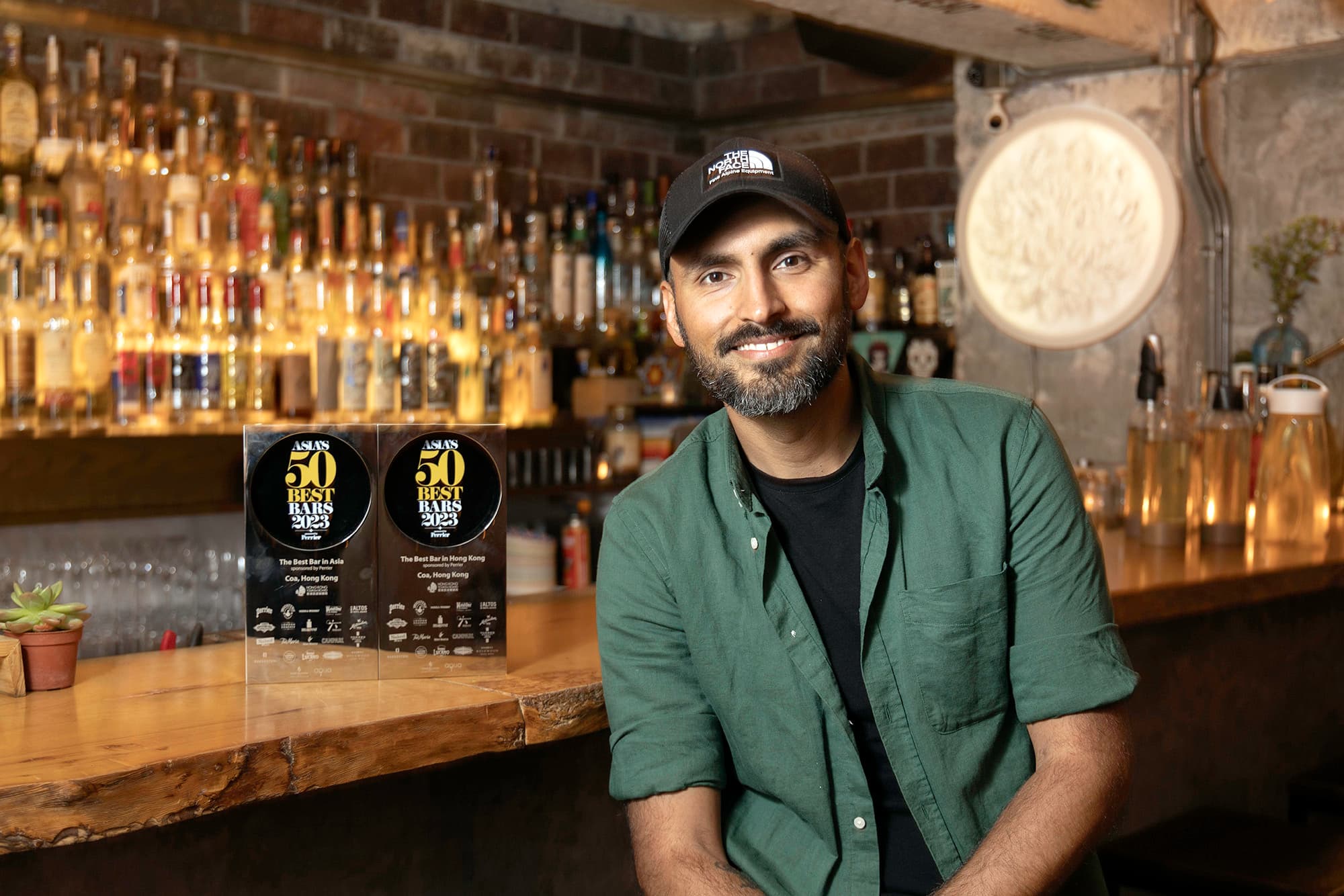 獲獎無數的老闆兼調酒師Jay Khan，也是把「Mezcal梅茲卡爾酒」引進香港的先驅。（香港旅遊發展局提供）