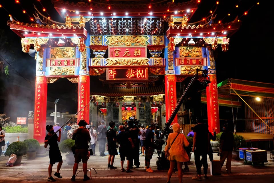影片場景之一的台中梧棲朝元宮大力配合拍攝。（華影提供）