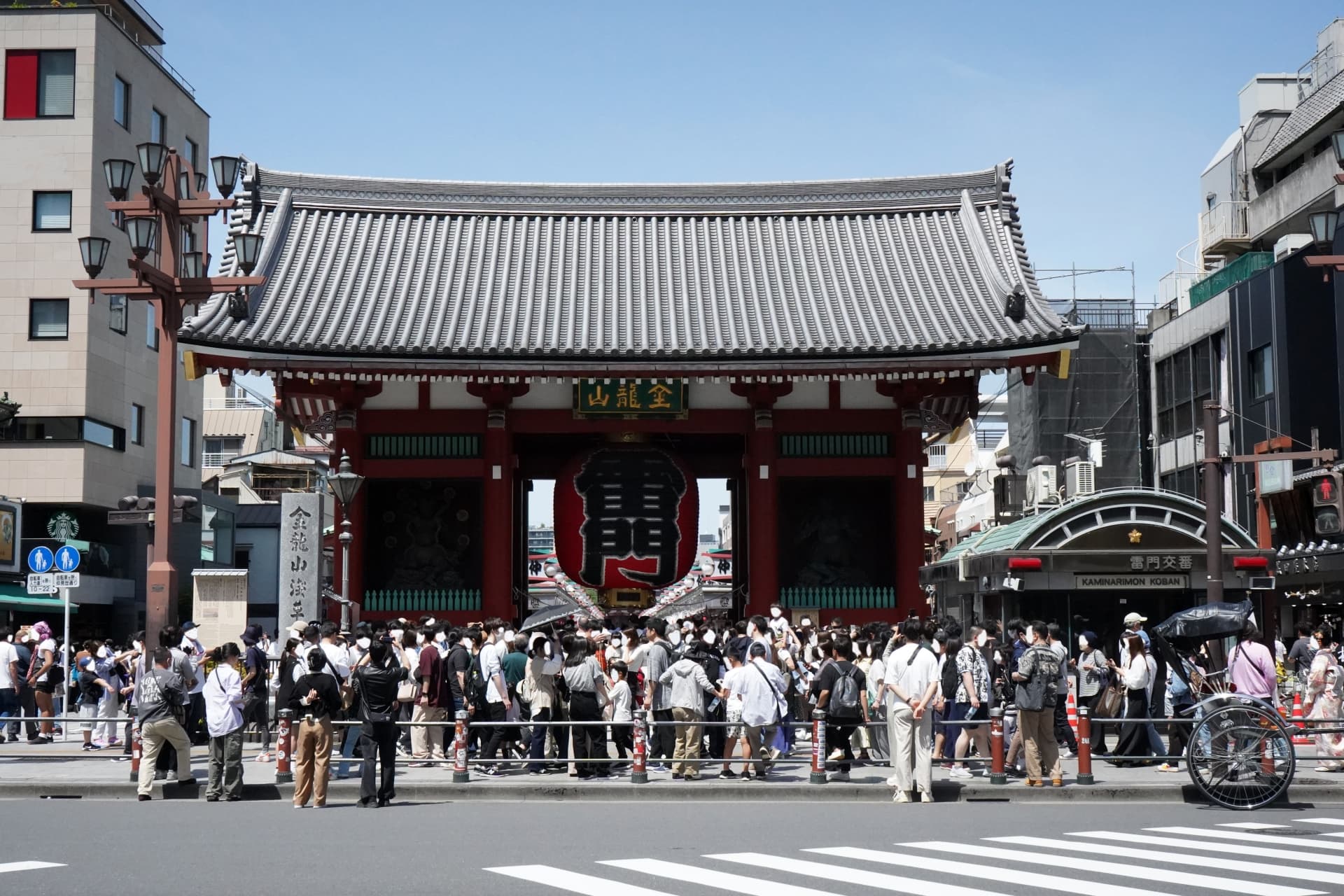 不少台灣民眾喜歡日本寺廟的美學，旅遊時常造訪打卡拍照。（photoAC）