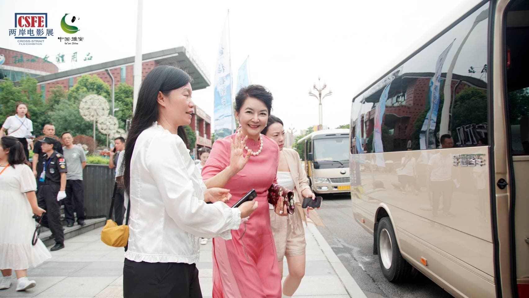 70年代文藝片女星胡慧中意外亮相，讚歎台灣優秀新生代陸續投入電影。（兩岸電影展提供）